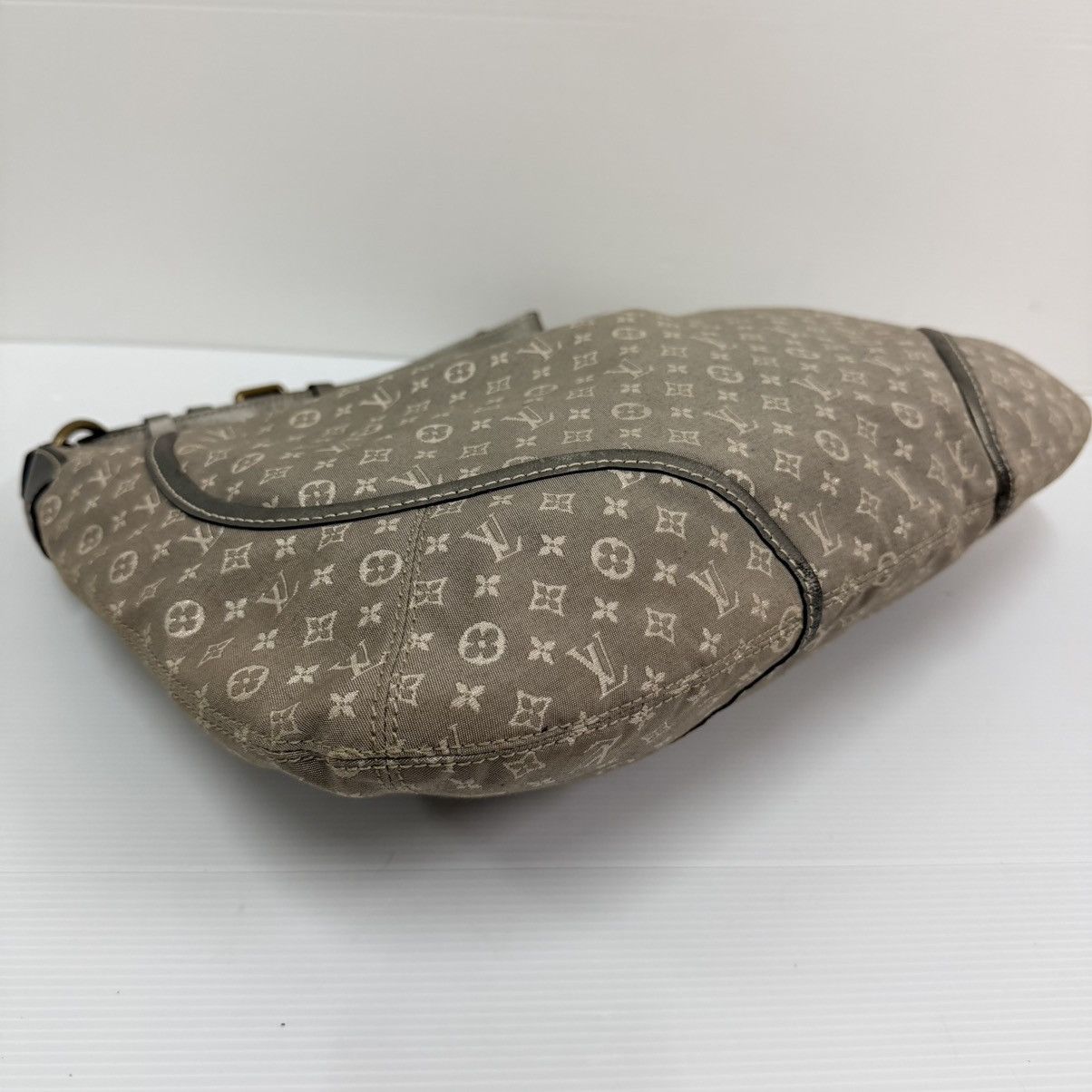 Louis Vuitton Louis Vuitton Minilin Silver Shoulder Hobo Bag Size ONE SIZE - 3 Thumbnail