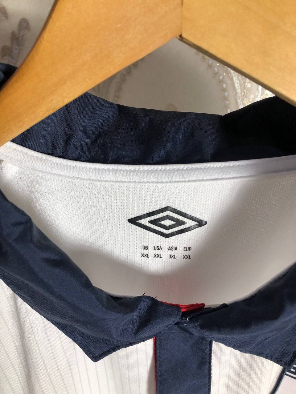 Umbro VINTAGE UMBRO ENGLAND RETRO SOCCER JERSEY MANCHESTER Y2K 90s Size US XXL / EU 58 / 5 - 4 Thumbnail
