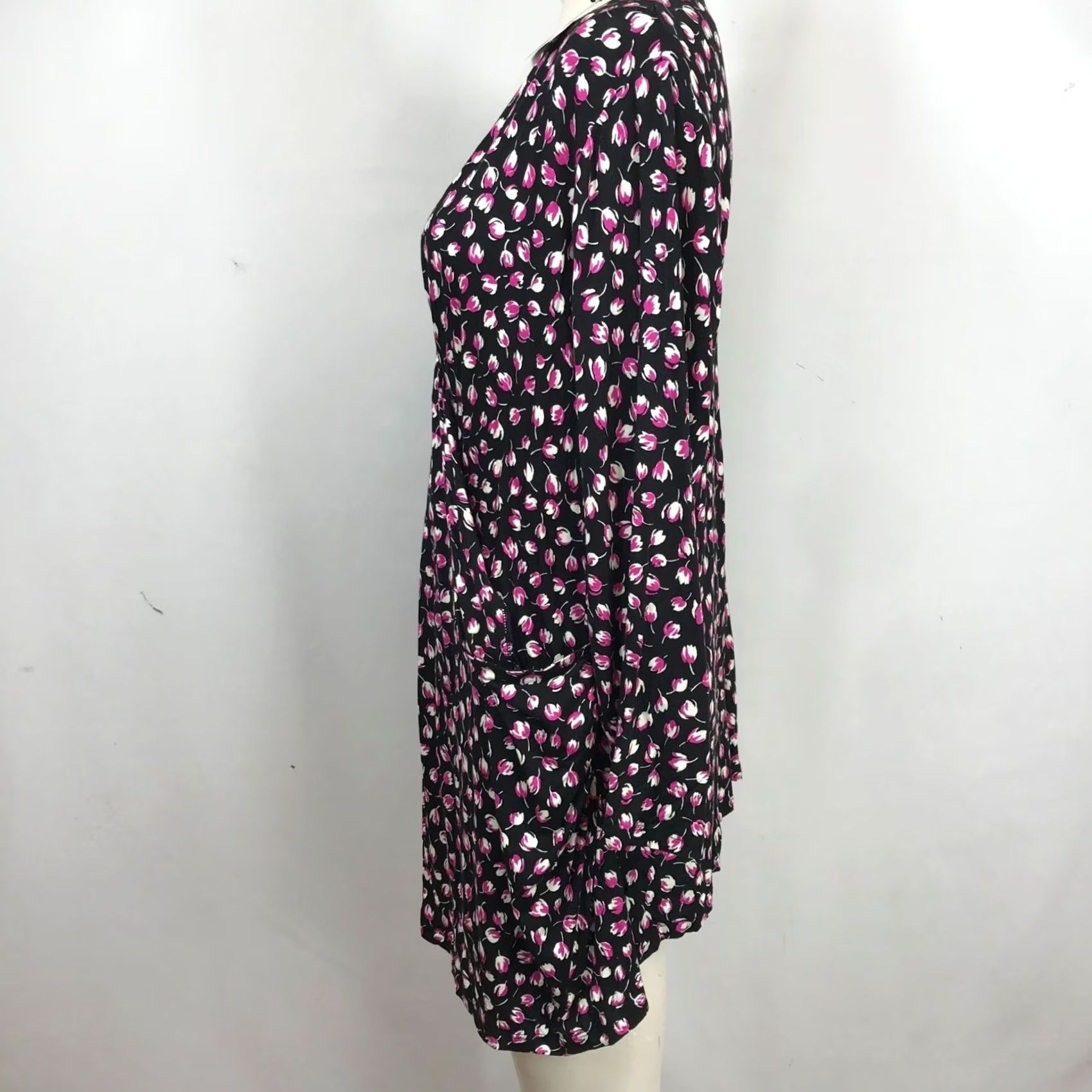 Vintage LANE BRYANT - WOMEN'S 26/28 - BLACK FLORAL LONG SLEEVE CRISS CROSS V NECK TOP Size 4XL / US 24-26 - 6 Thumbnail