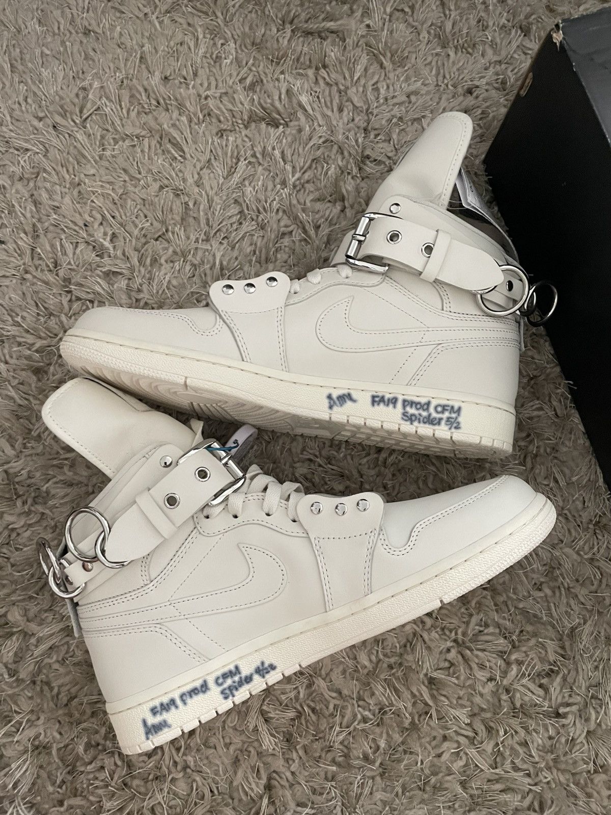 Comme des Garcons × Jordan Brand CDG x Jordan 1 High Sample Release Size US 9 / EU 42 - 3 Thumbnail