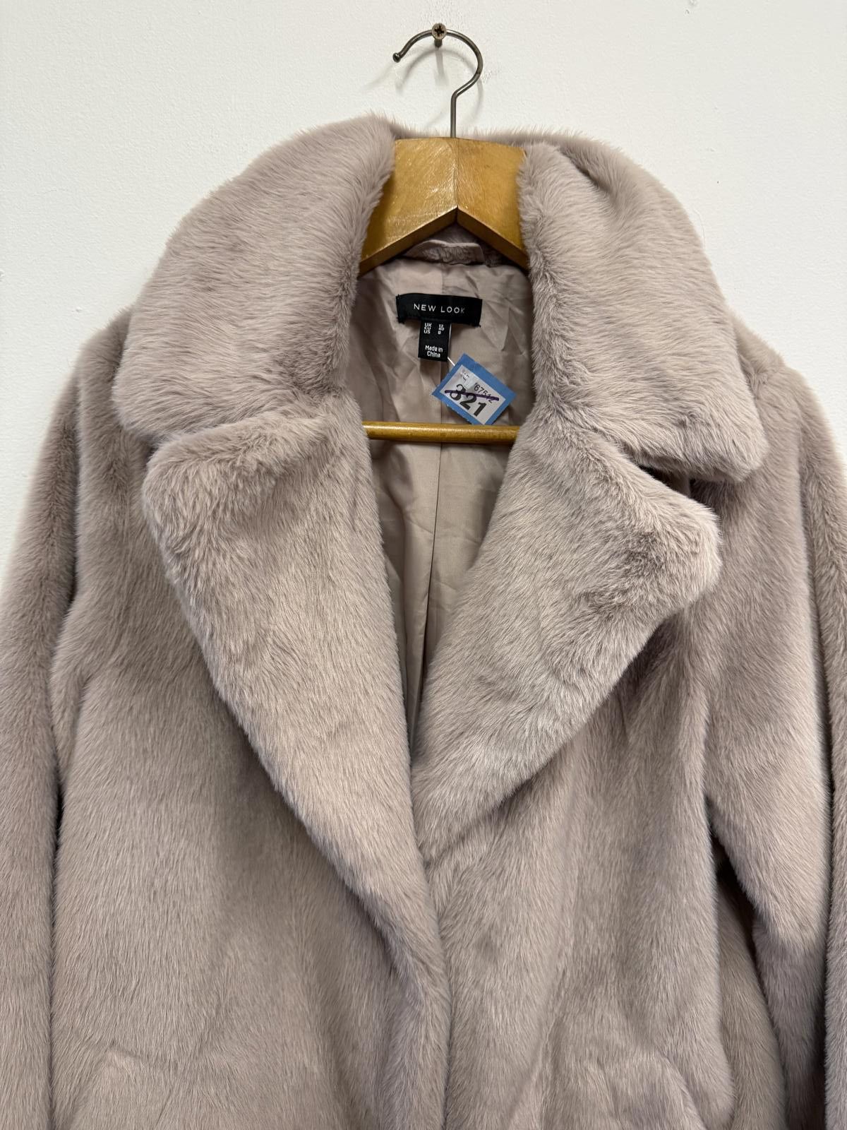 New Look New Look Faux Fur Coat UK 12 EU 40 US 8 Beige Size M / US 6-8 / IT 42-44 - 3 Thumbnail
