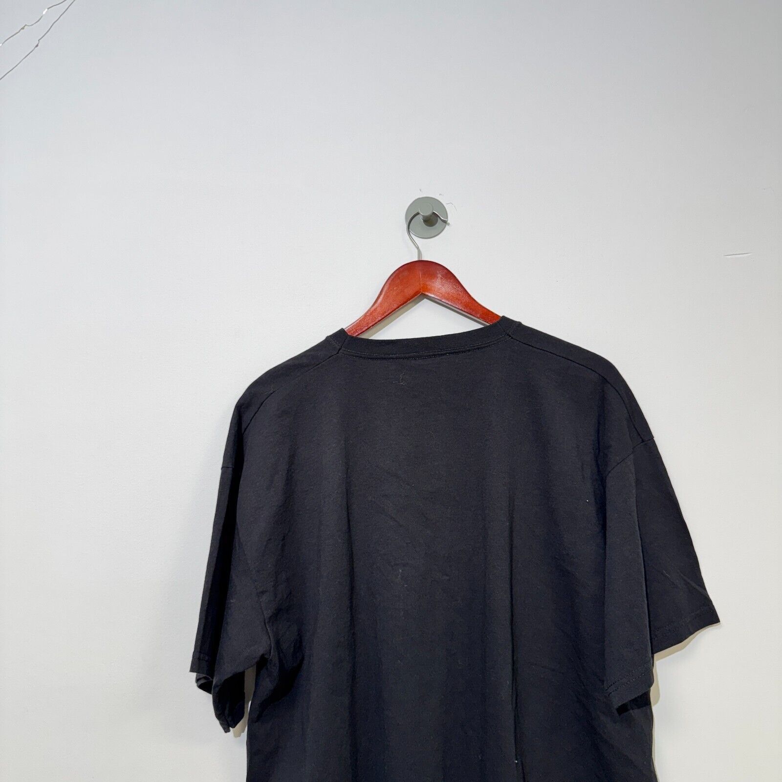 Vintage Vintage Black Cotton T-Shirt Size XL Regular Fit Jpop Kpop Size US XL / EU 56 / 4 - 5 Thumbnail