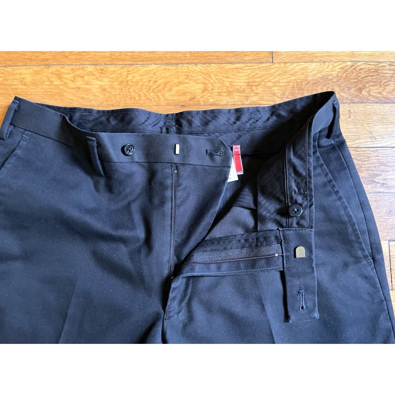 Uniqlo Uniqlo Pants Lot Men’s 34x34 Black Khaki Shirt? Size US 34 / EU 50 - 5 Thumbnail