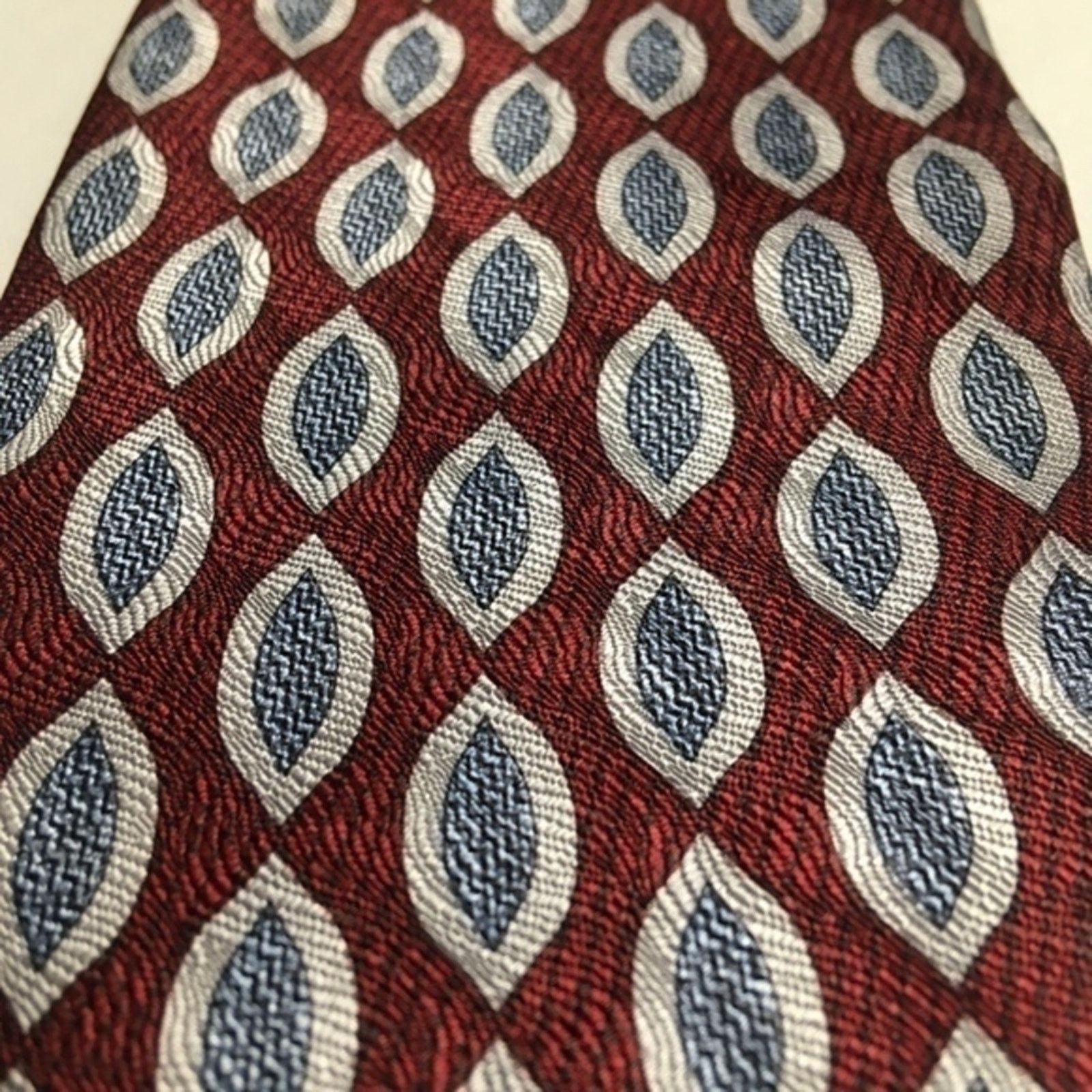 Vintage Vintage Louis Roth Red Silk Marquise Print Tie Size ONE SIZE - 6 Thumbnail