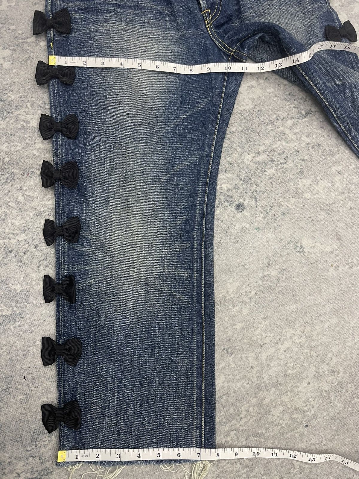 Japanese Brand Tu Es Mon Trésor Selvedge Fly Button Distressed Denim Size US 28 / EU 44 - 16 Thumbnail