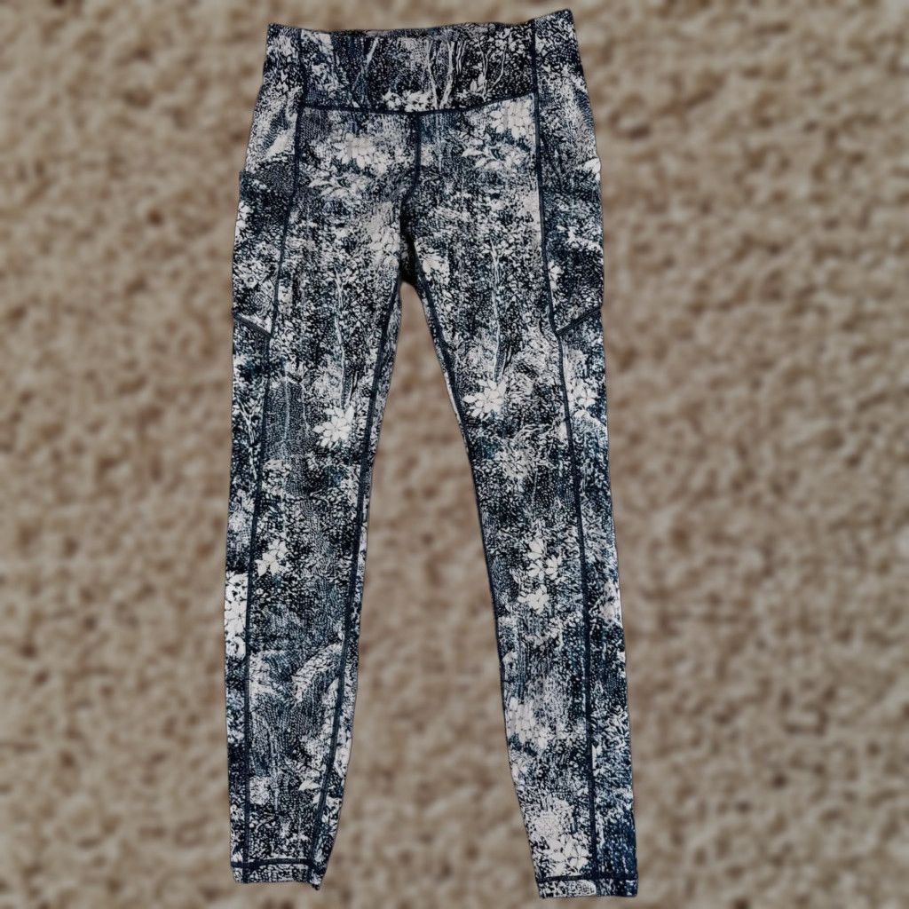 Lululemon Lululemon Women's Speed Up Tight Pants Full On Luxtreme 6 Blue White Floral 28" Yoga Activewear Size 28" / US 6 / IT 42 - 1 Thumbnail