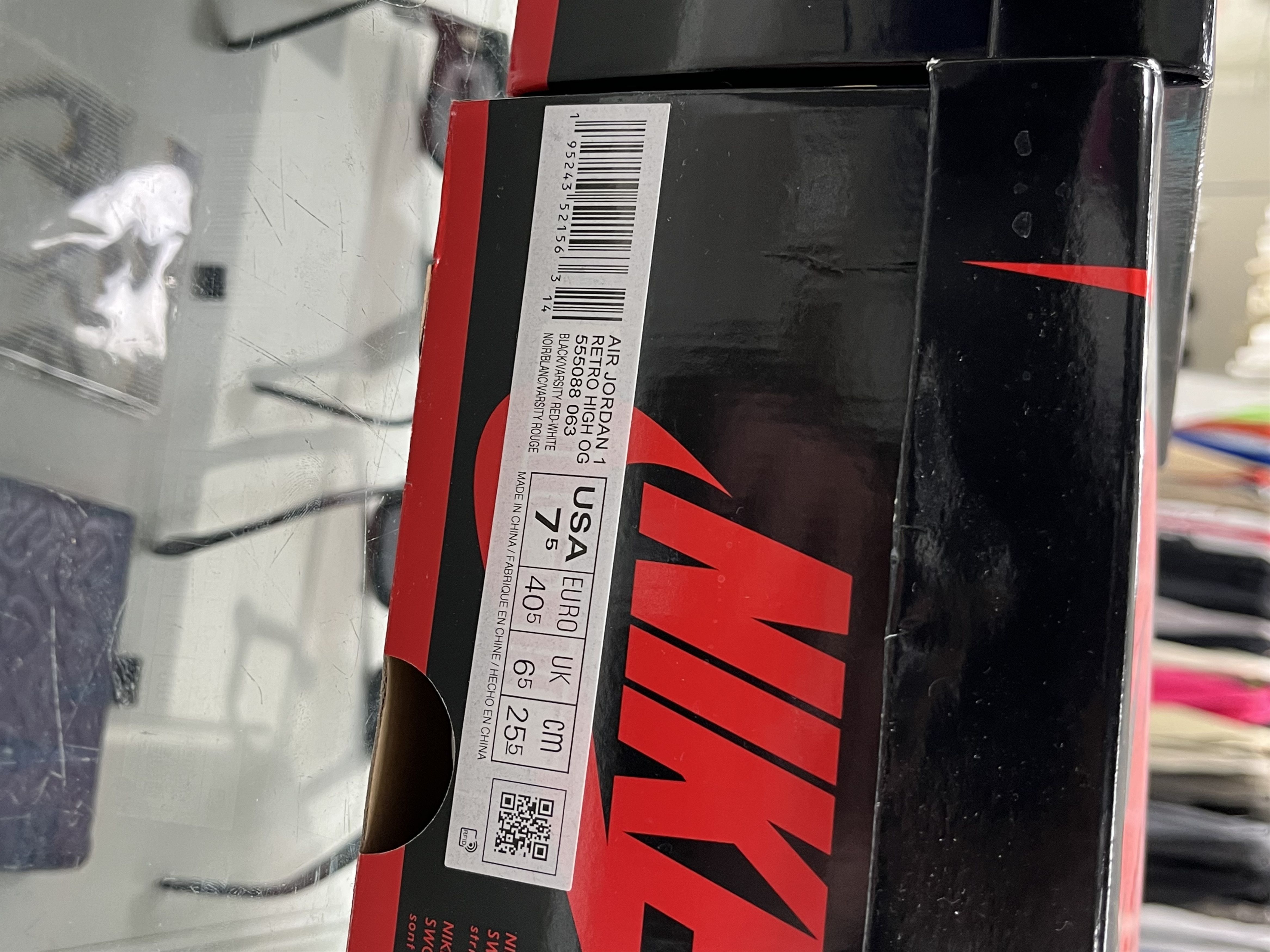 Nike Air Jordan 1 Retro High Patent Bred Size US 7.5 / EU 40-41 - 7 Thumbnail