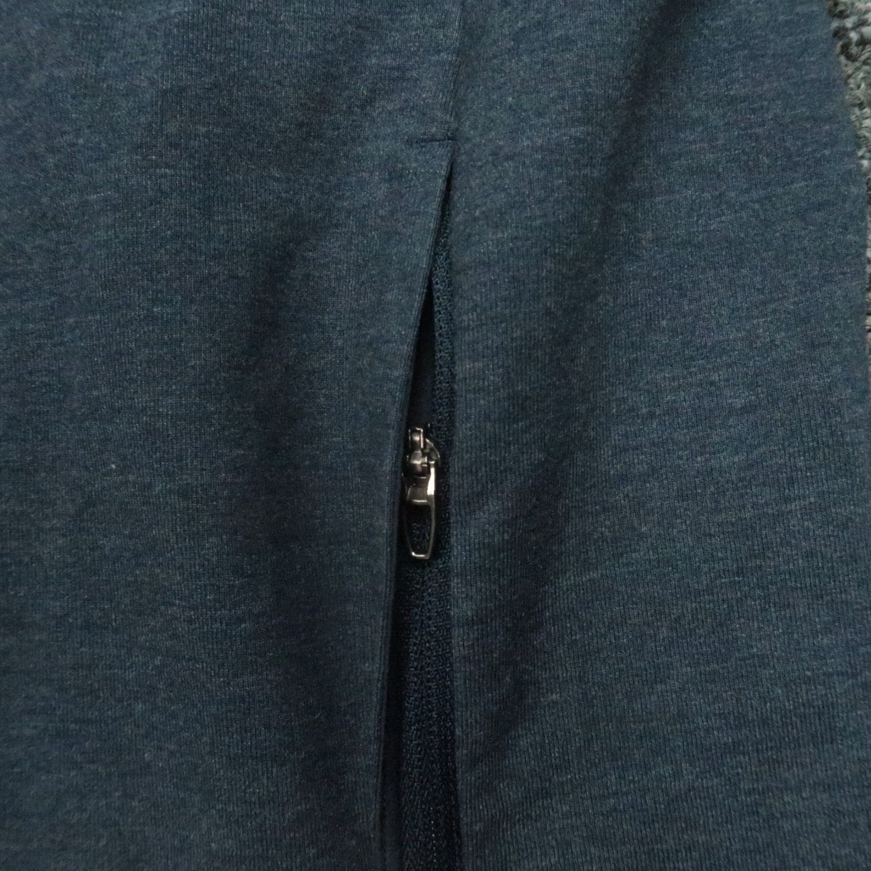 Lululemon Lululemon Hoodie Mens Large Blue City Sweat Full Zip Pockets Terry Hooded Size US L / EU 52-54 / 3 - 3 Thumbnail