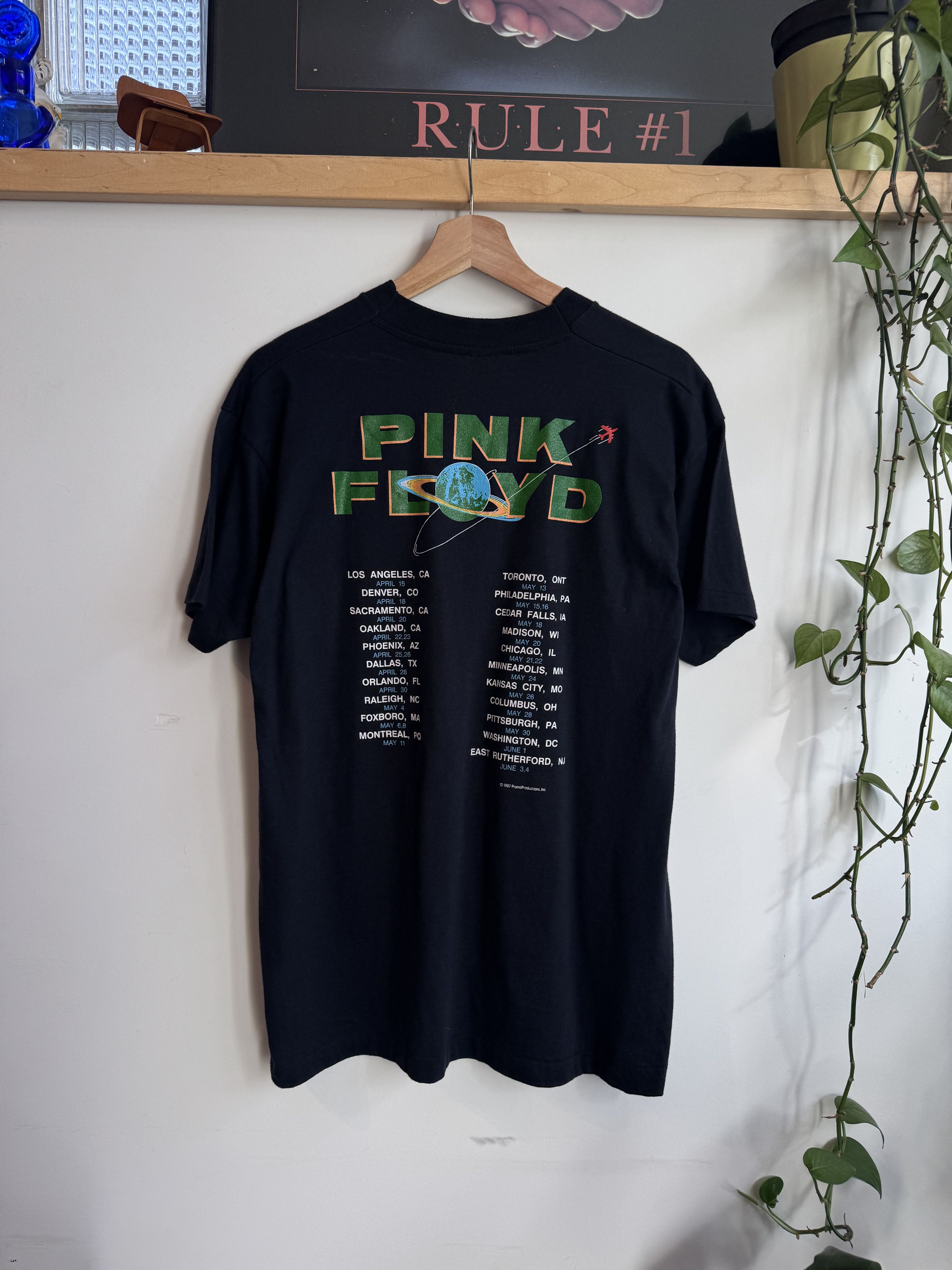 Vintage 1987 Pink Floyd Tour Band Tee Size XL Size US XL / EU 56 / 4 - 2 Thumbnail