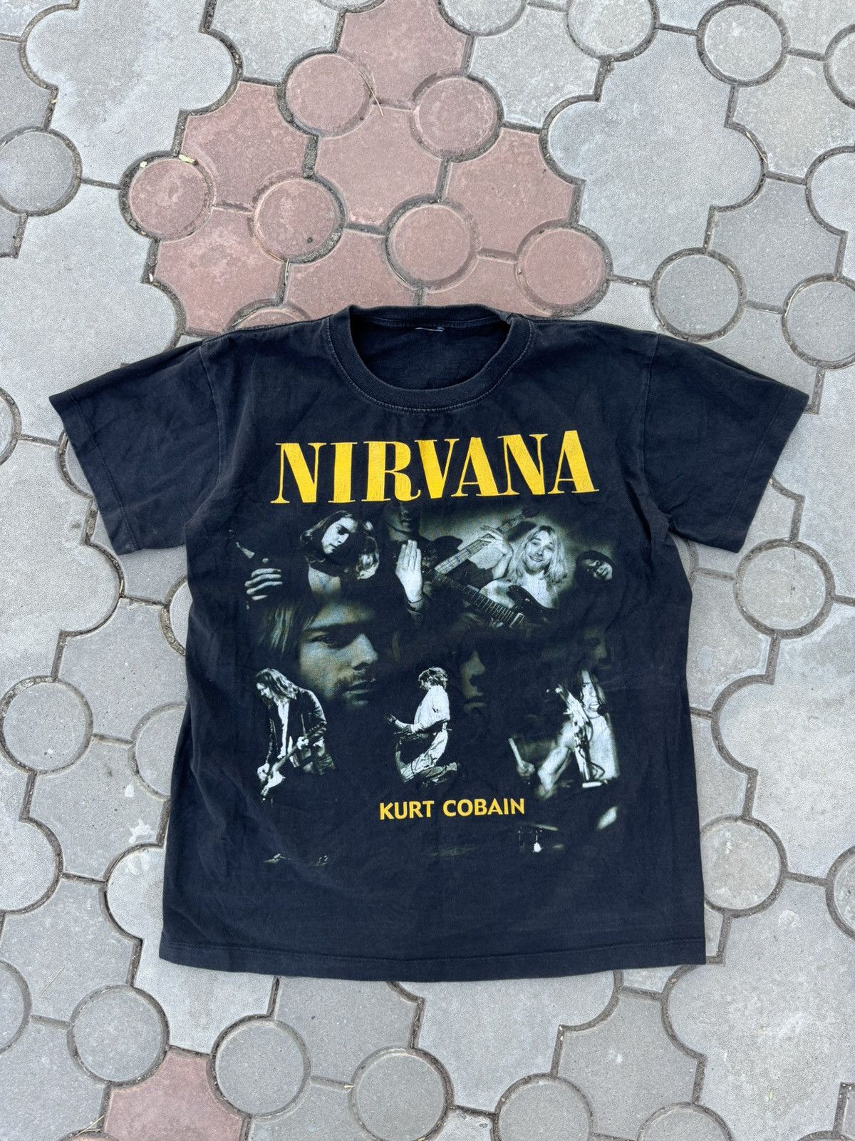 Band Tees × Nirvana × Vintage Vintage 90s Nirvana Kurt Cobain Faded Tee Shirt Size US M / EU 48-50 / 2 - 1 Thumbnail
