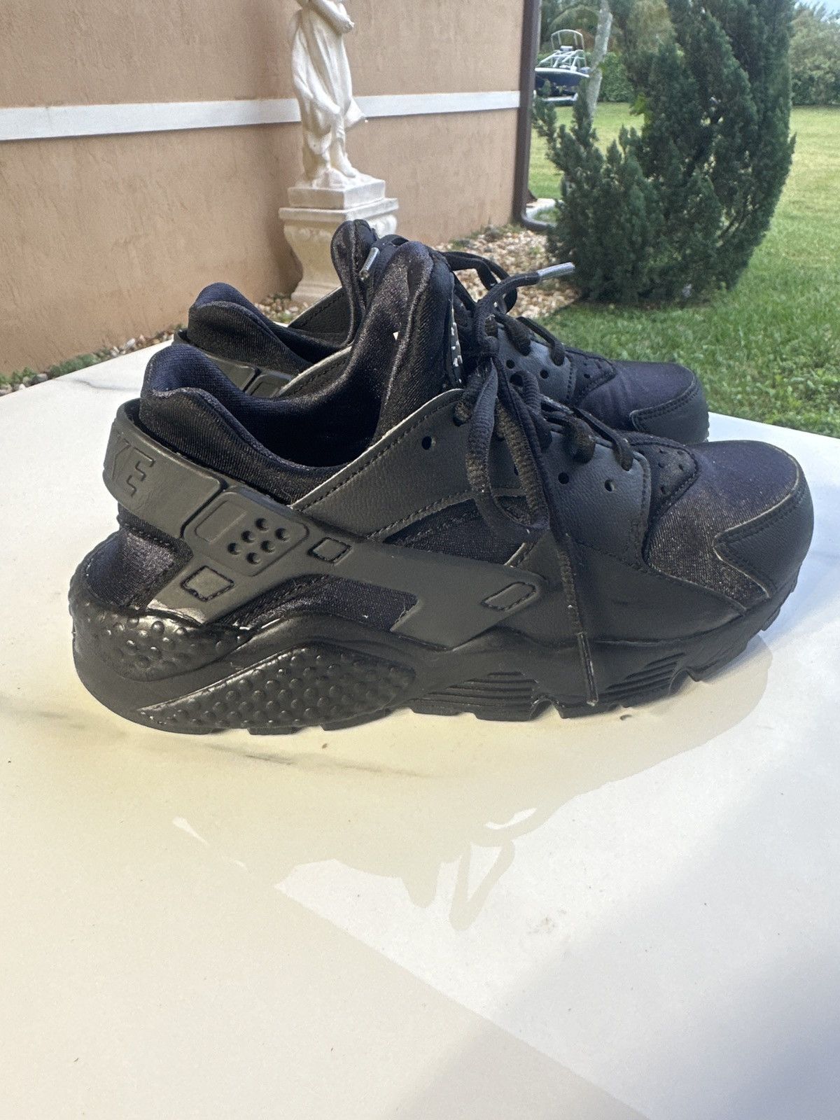 Nike Nike Air Huarache Black (Women's) Shoes Size US 6 / IT 36 - 1 Thumbnail