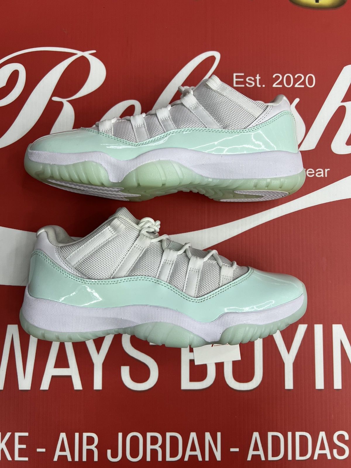 Jordan Brand Air Jordan 11 Low Igloo Size 7Y/8.5W Size US 7 / EU 40 - 2 Thumbnail