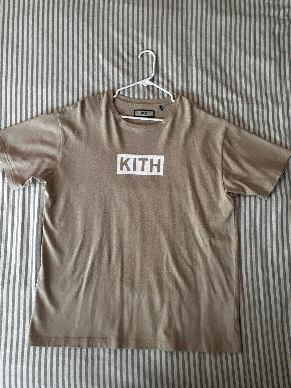 Kith Kith Sandstone Box Logo Size US XL / EU 56 / 4 - 1 Thumbnail