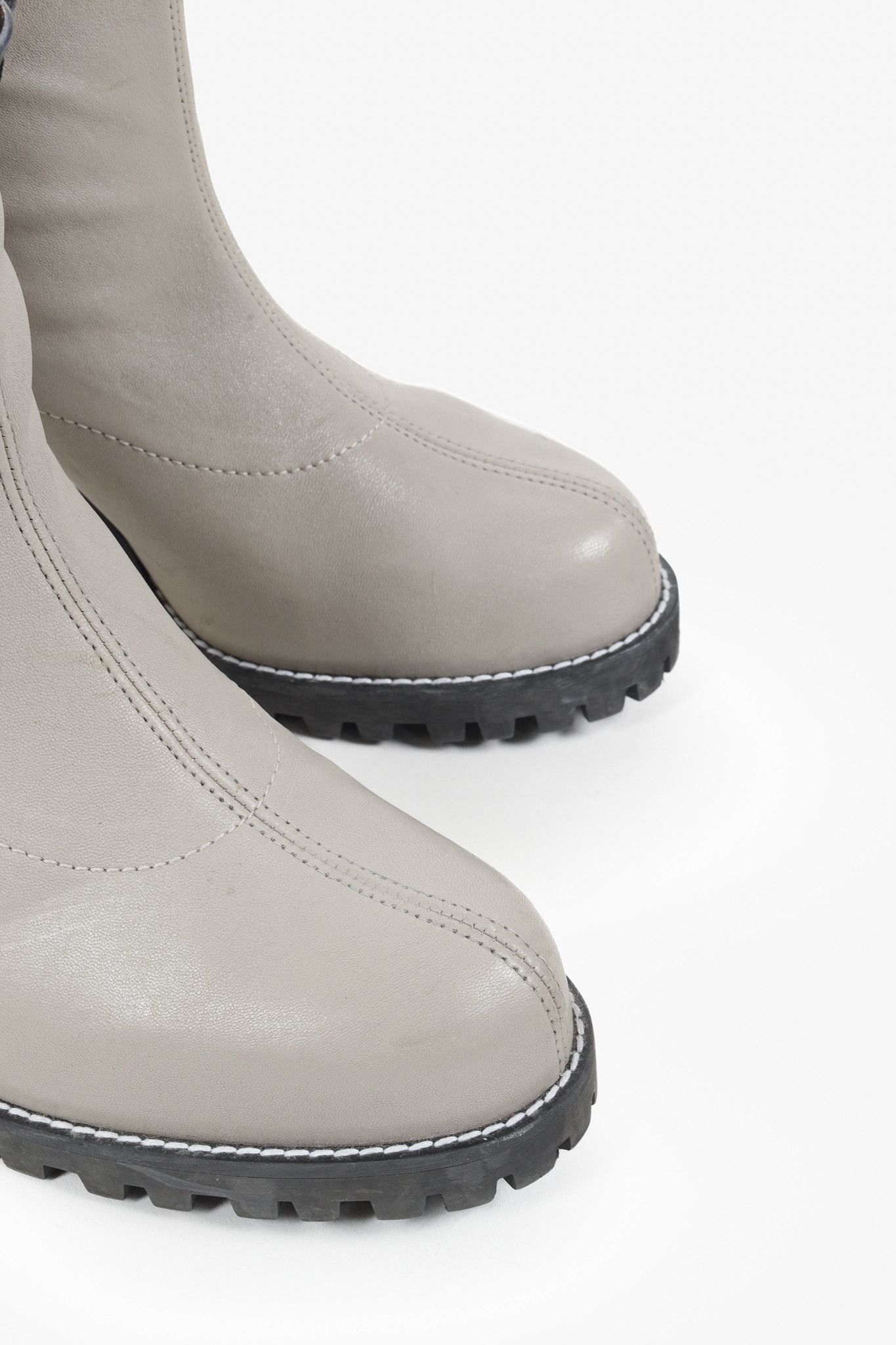 Stuart Weitzman Stuart Weitzman Grey Block Heel Lug Boot Size US 8.5 / IT 38.5 - 6 Thumbnail