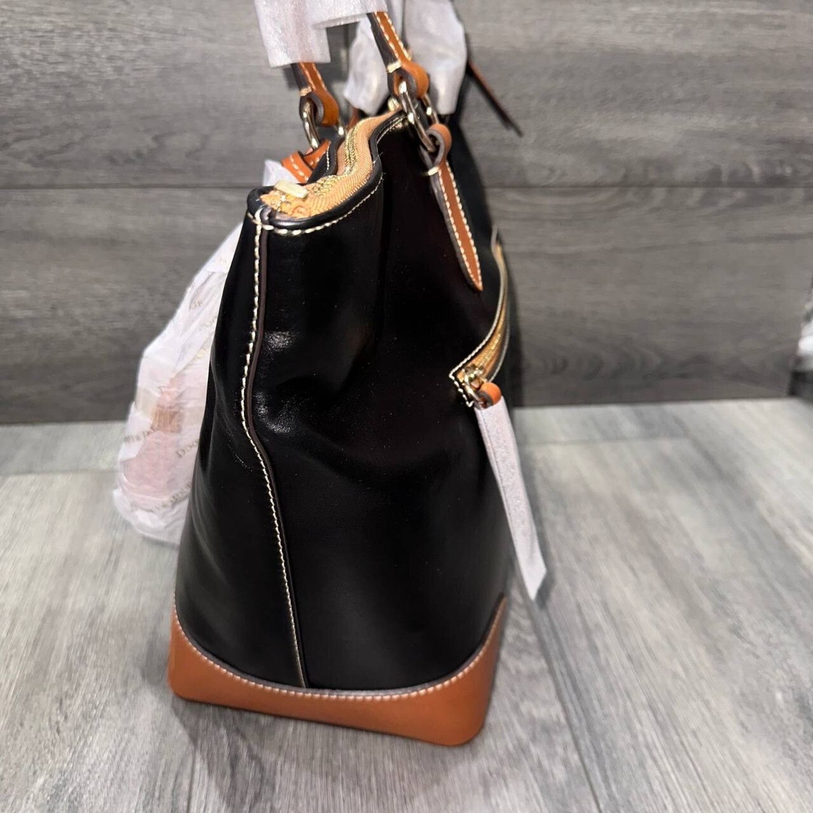 Dooney & Bourke Dooney & Bourke Wexford Leather Carer Tote Black bag A626468 Size ONE SIZE - 4 Thumbnail