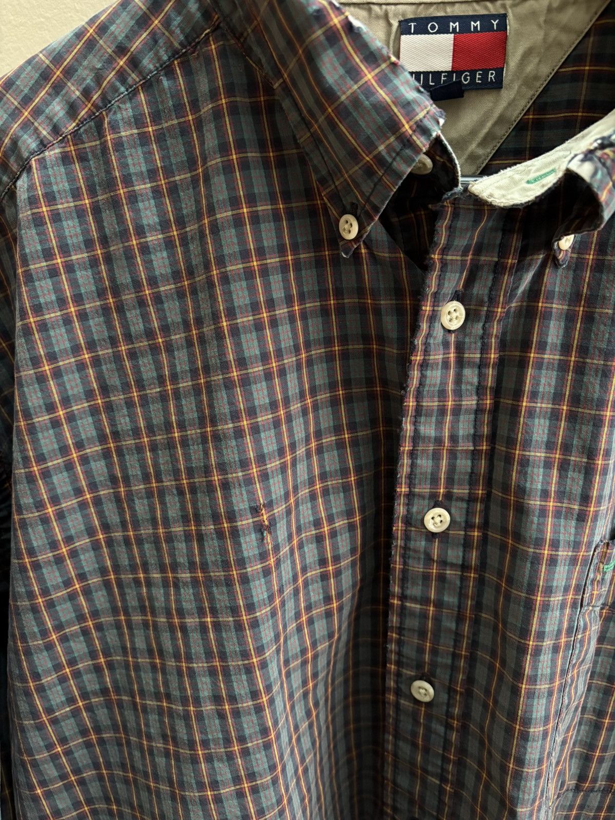 Tommy Hilfiger Tommy Hilfiger VTG 90s brown/blue plaid dress shirt XL Size US XL / EU 56 / 4 - 4 Thumbnail