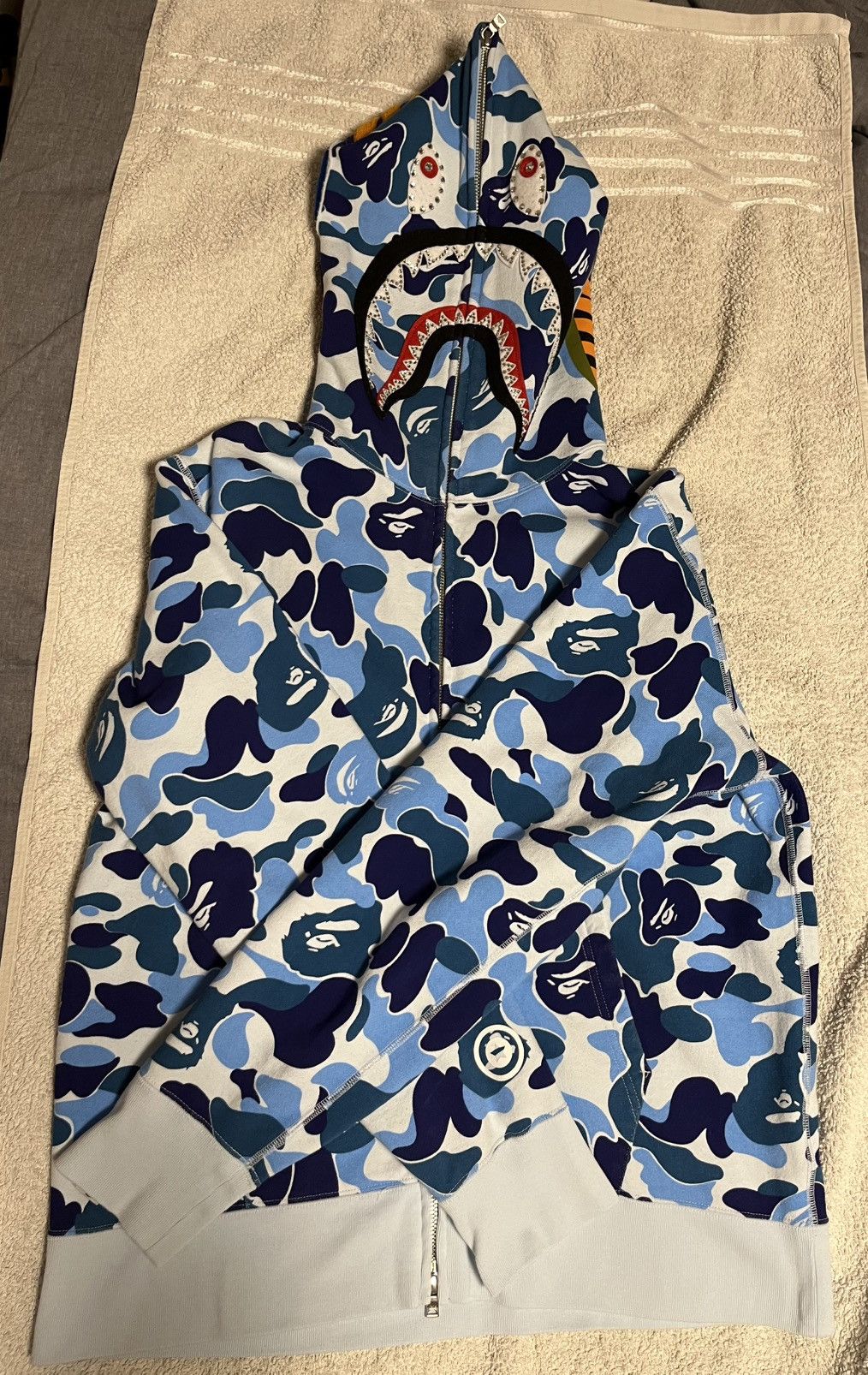 Bape ABC Camo Crystal Stone Shark Hoodie Size US M / EU 48-50 / 2 - 1 Thumbnail