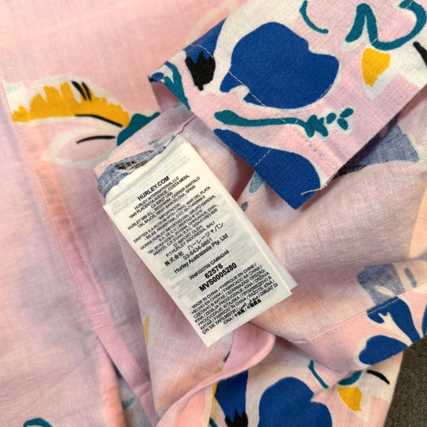 Hurley Hurley Button-Up Shirt Mens M Pink Floral Short Sleeve Linen NWT 90s? tropical beach aloha Pocket Size US M / EU 48-50 / 2 - 6 Thumbnail