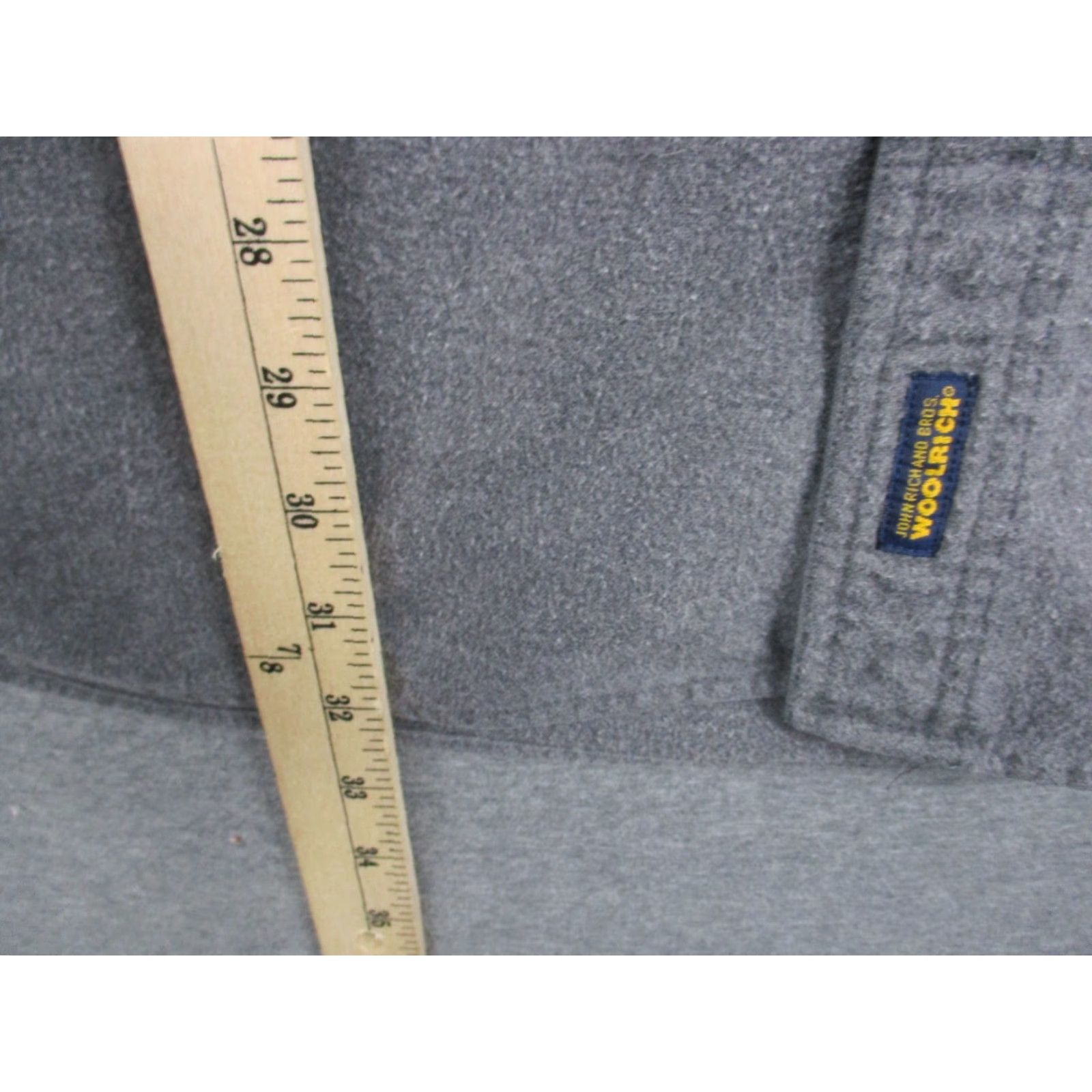 Vintage VINTAGE Woolrich Shirt Adult XL Gray Flannel Long Sleeve Button-Up Collared Woolrich Shirt Mens XL Gray Flannel 80s 90s Outdoor Pockets Buttons Size US XL / EU 56 / 4 - 5 Thumbnail