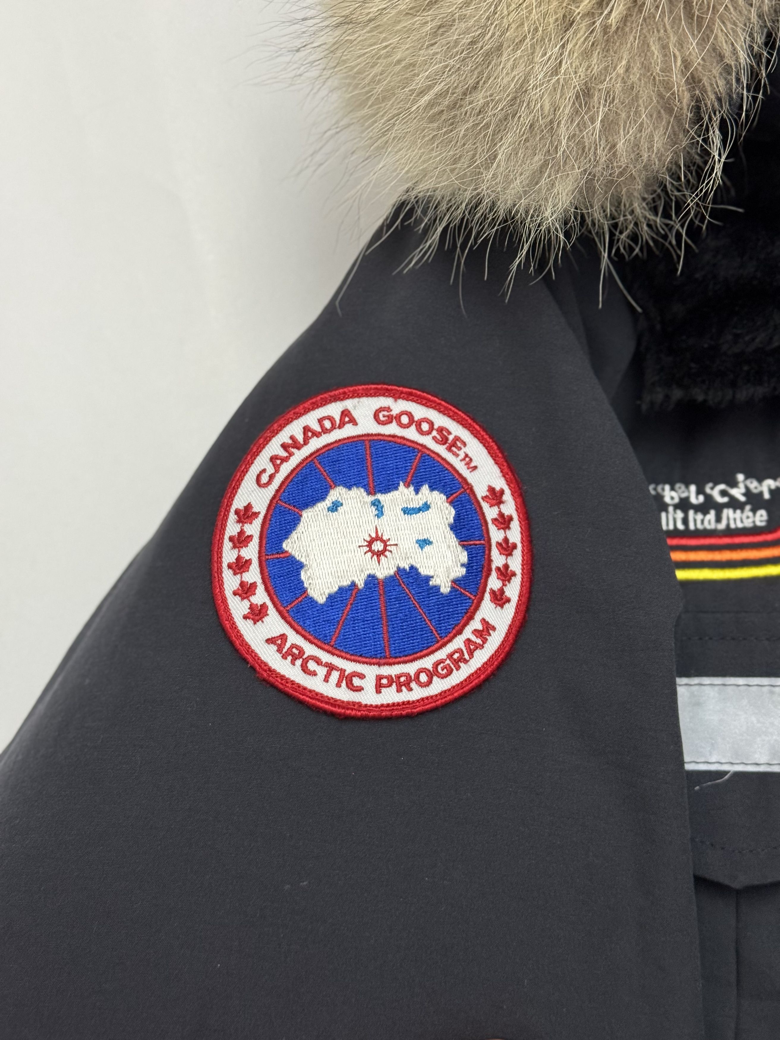 Canada Goose Canada Goose Men’s Resolute Parka Size US M / EU 48-50 / 2 - 8 Thumbnail