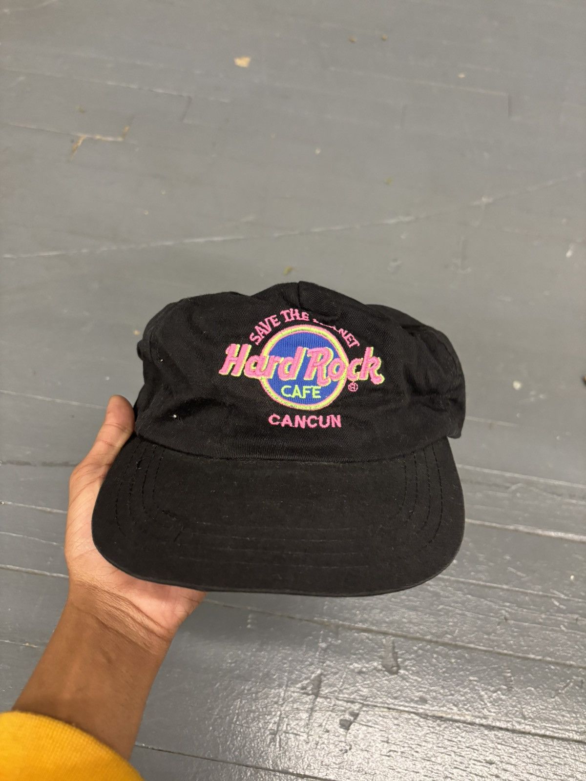 Hard Rock Cafe × Vintage Vintage Hard Rock Cafe Cancun save the planet hat Size ONE SIZE - 1 Thumbnail