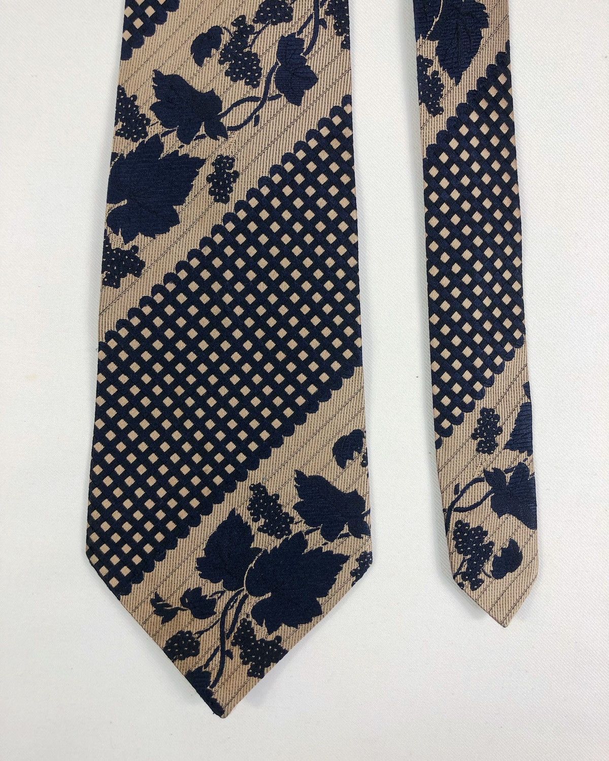 Yves Saint Laurent Rare Vintage Yves Saint Laurent YSL Floral Silk Tie Size ONE SIZE - 3 Thumbnail