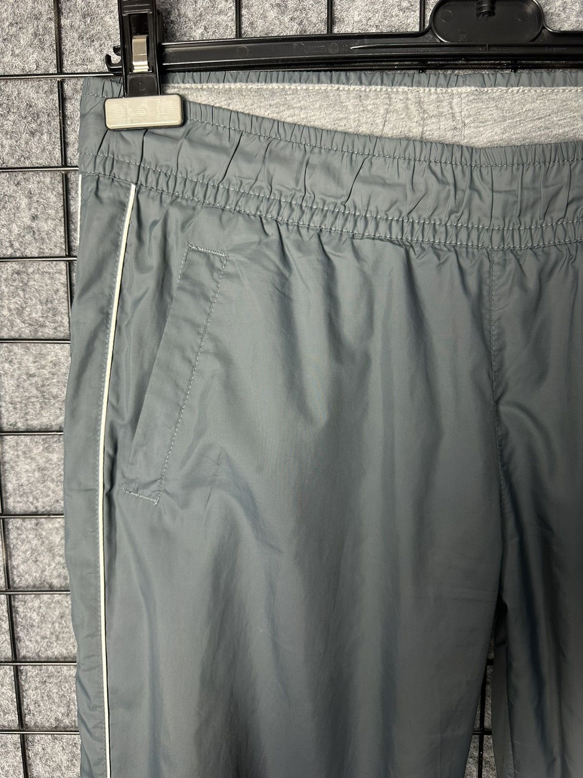 Nike Nike Sportswear Drawstring Hem Nylon Jogger Pants Size M Size 30" / US 8 / IT 44 - 5 Thumbnail