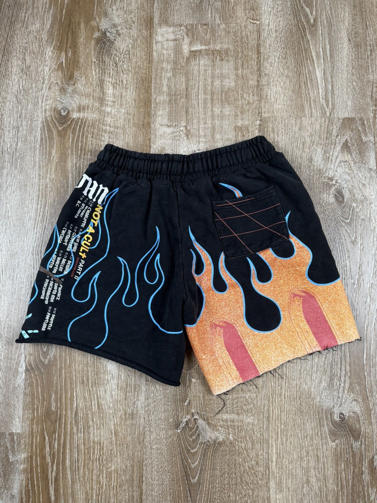 Other Not a cult tour shorts Size US 30 / EU 46 - 2 Thumbnail