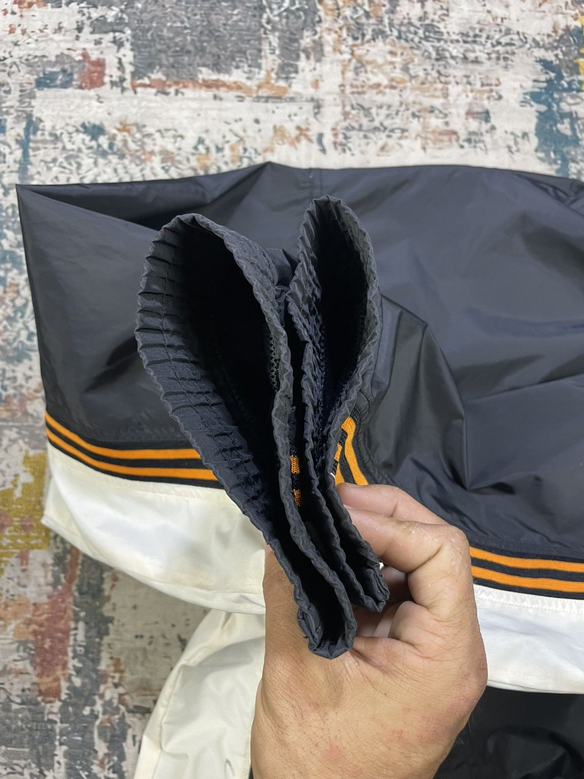 Nike Vtg 90s Nike Swoosh Back Hit Spellout Windbreaker Jacket Size US L / EU 52-54 / 3 - 12 Thumbnail
