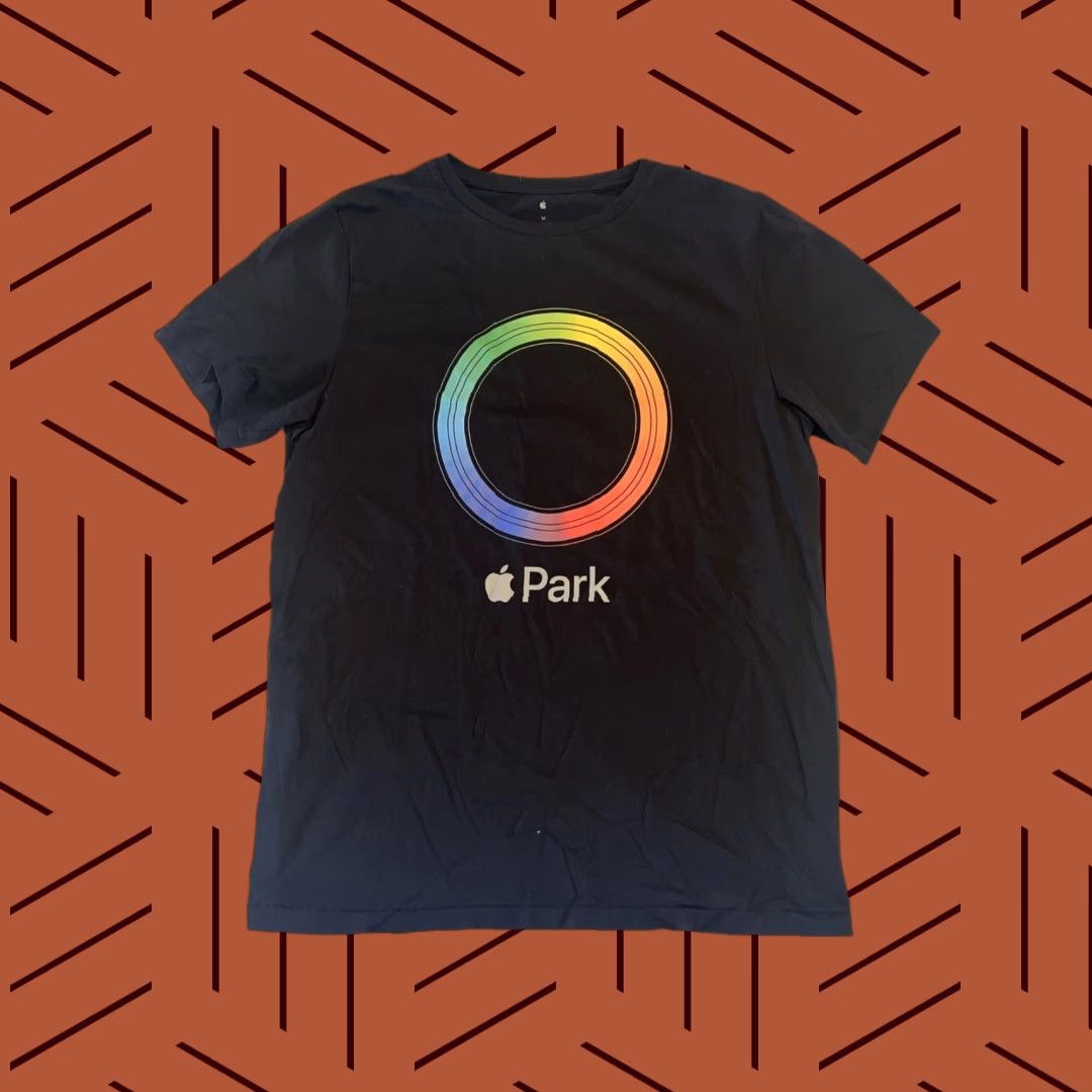 Apple NWOT Apple Park Logo California HQ Offices Parking 95014 Shirt Medium Men Black Cotton Graphic Print Tee Size US M / EU 48-50 / 2 - 1 Thumbnail