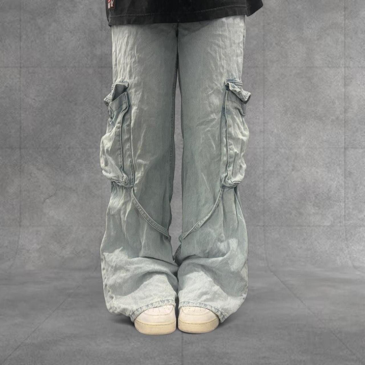 Vintage Crazy Vintage Y2K/2000s Super Baggy Skater Style Streetwear Light Wash Denim Jeans! Size US 35 - 1 Thumbnail