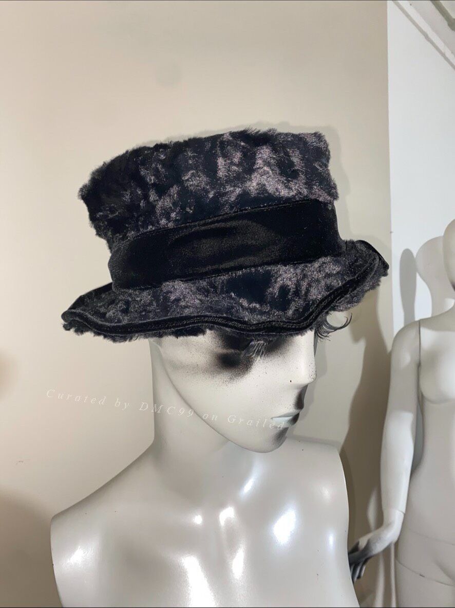 CA4LA CA4LA Rare Velvet Hat Size ONE SIZE - 1 Thumbnail