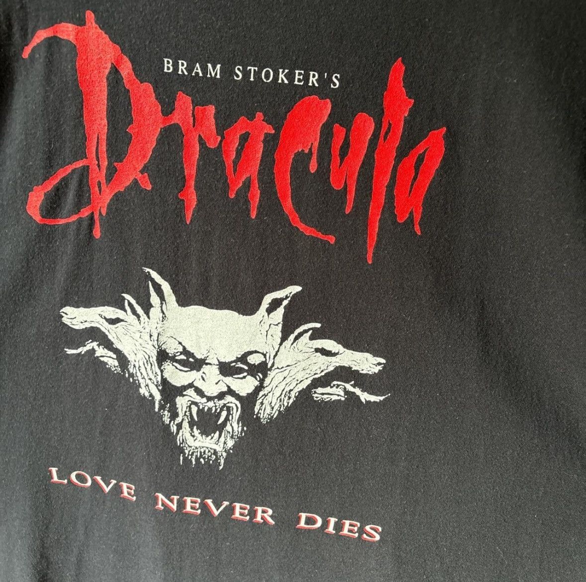 Fruit Of The Loom Vintage 90’s Bram Stroker’s Dracula “Love Never Dies” Shirt Size US L / EU 52-54 / 3 - 2 Thumbnail