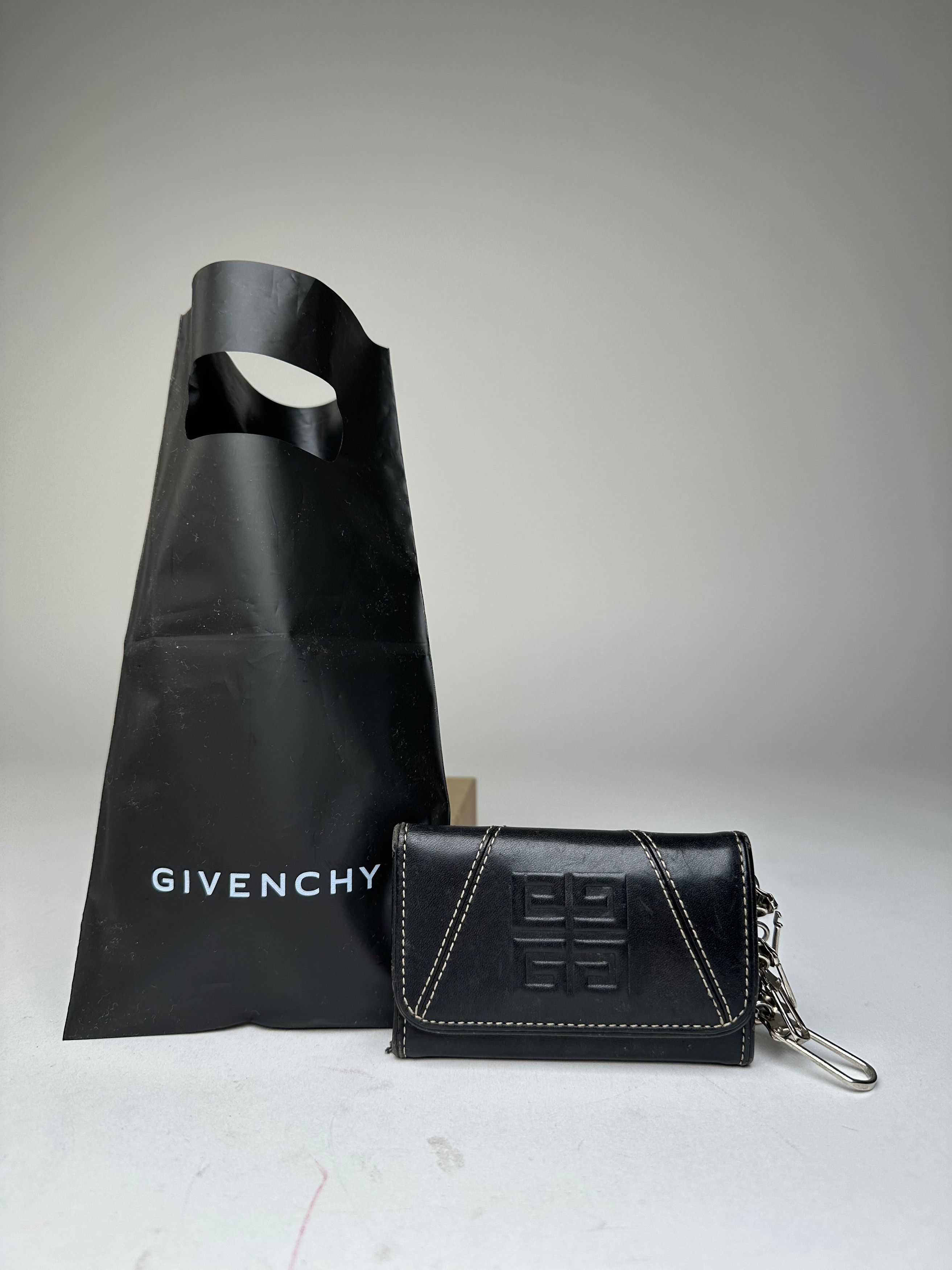 Givenchy Vintage 4G Leather Key Holder Black Size ONE SIZE - 1 Thumbnail