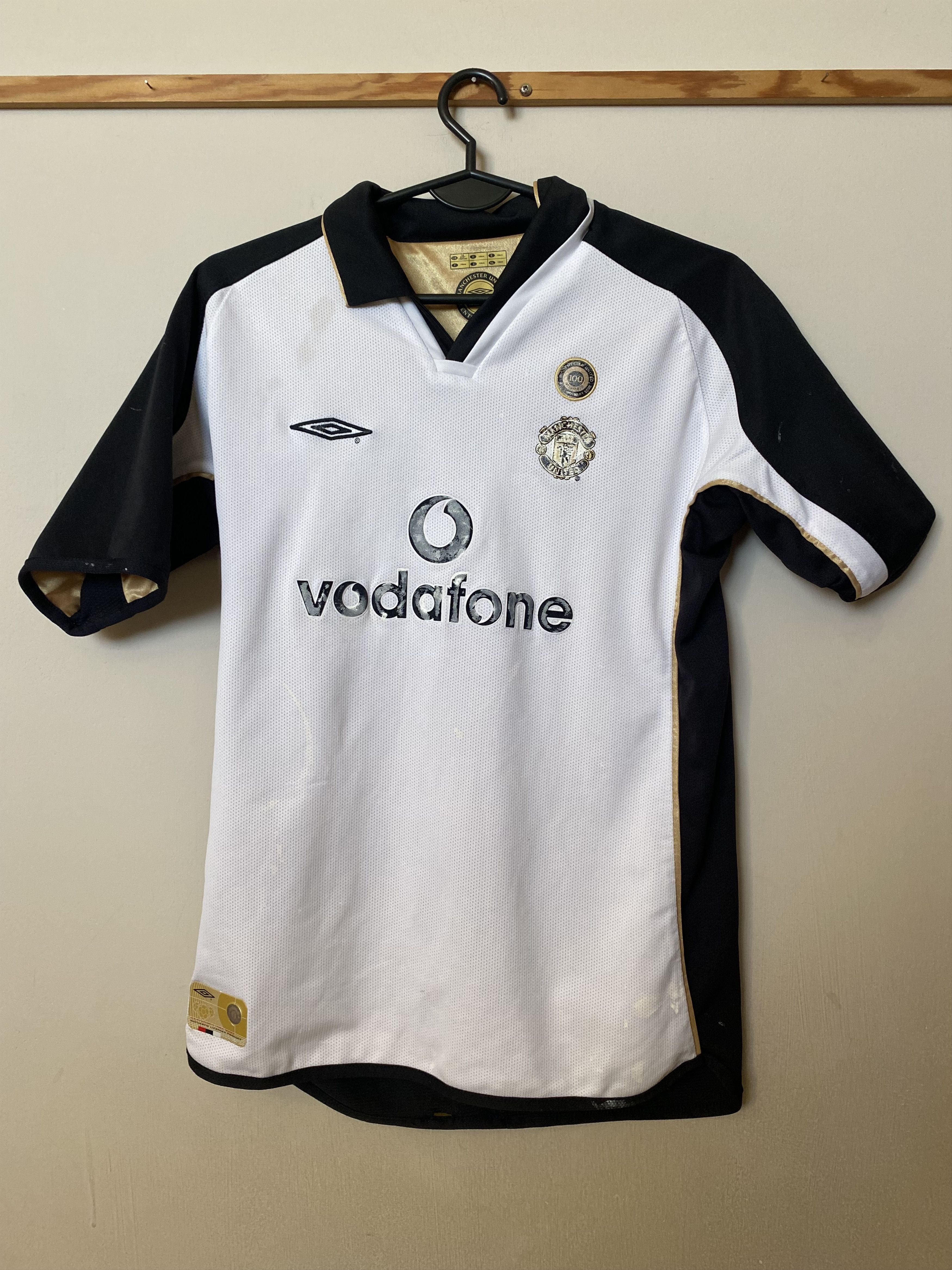 Umbro Vintage MANCHESTER UNITED 2001 - 2002 - Umbro - S - UNIQUE Size US S / EU 44-46 / 1 - 6 Thumbnail