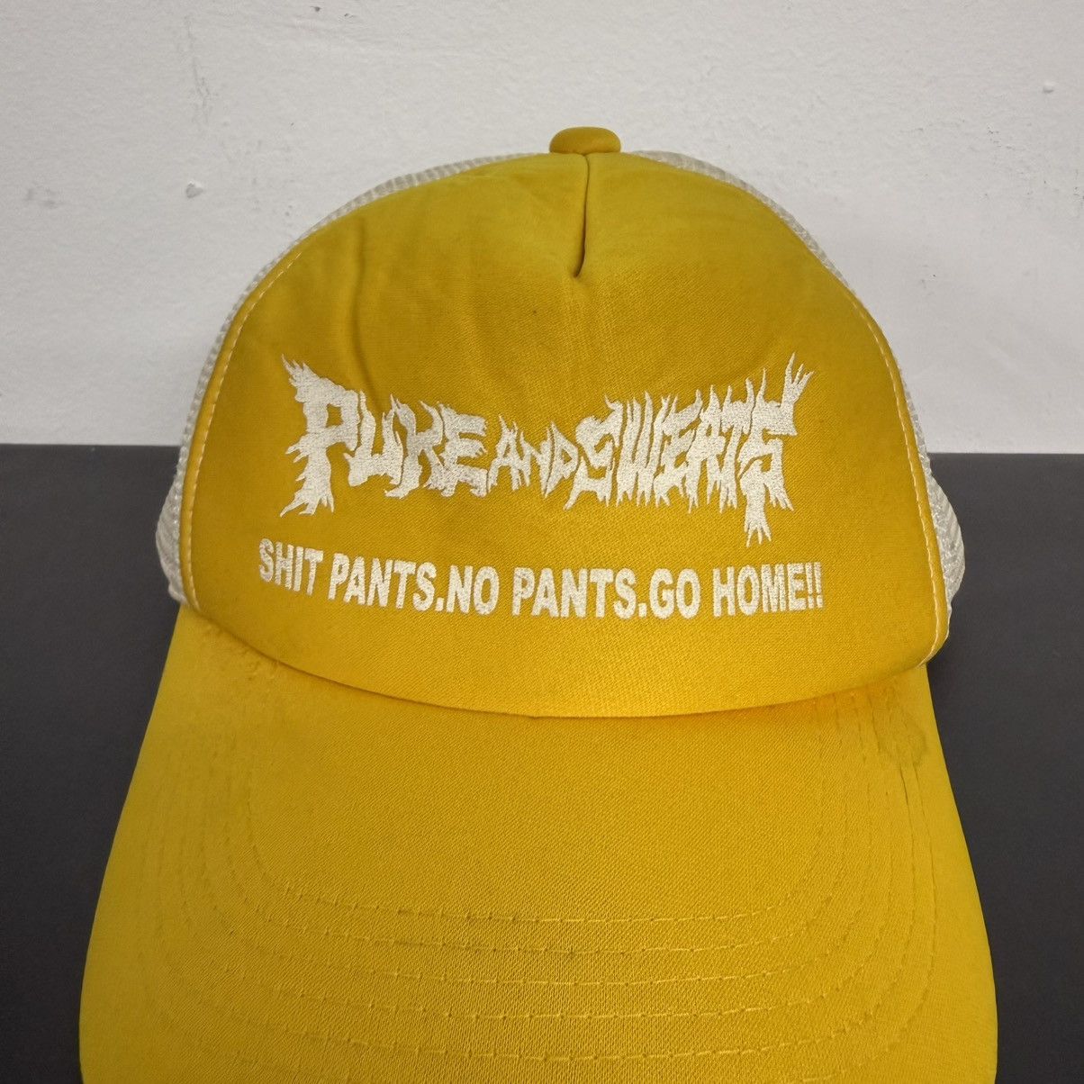Vintage Vintage Puke and Sweats Humour Trucker Cap Size ONE SIZE - 2 Thumbnail