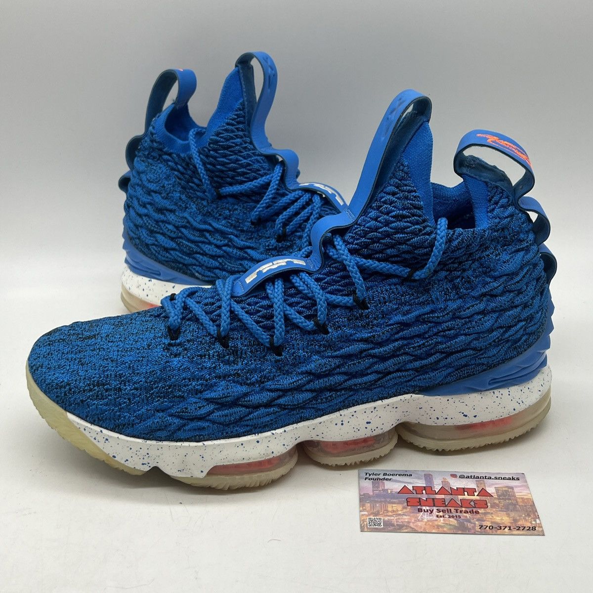 image of Nike Lebron 15 Hardwood Classics Shoes in Blue, Men's (Size 10)
