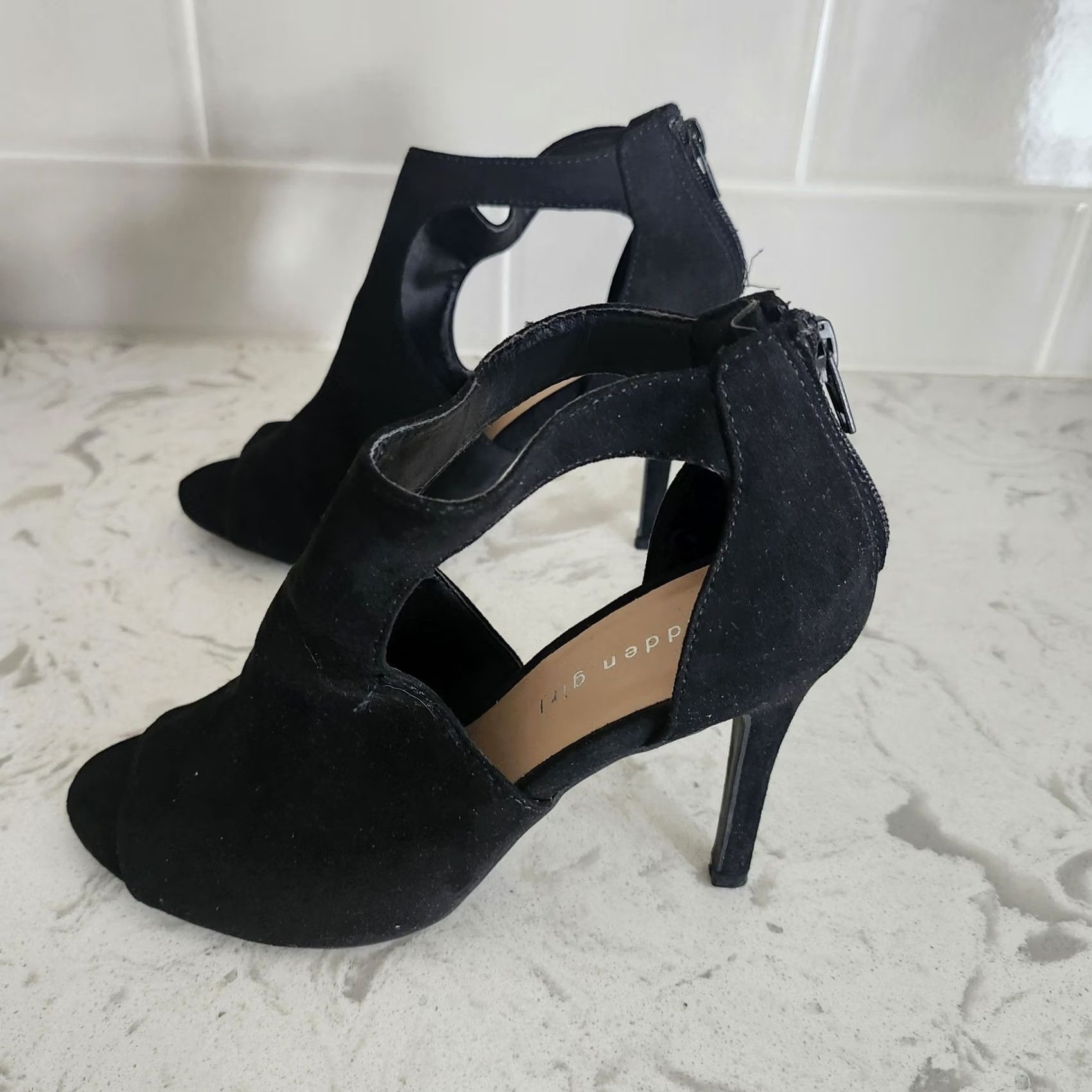 Vintage Madden Girl Black Suede Open Toe Zipper Back Heels - Size 7 - Women - Heel - Party/Cocktail, Casual, Formal - Black - Zipper - City, Business, Party Size US 7 / IT 37 - 7 Thumbnail