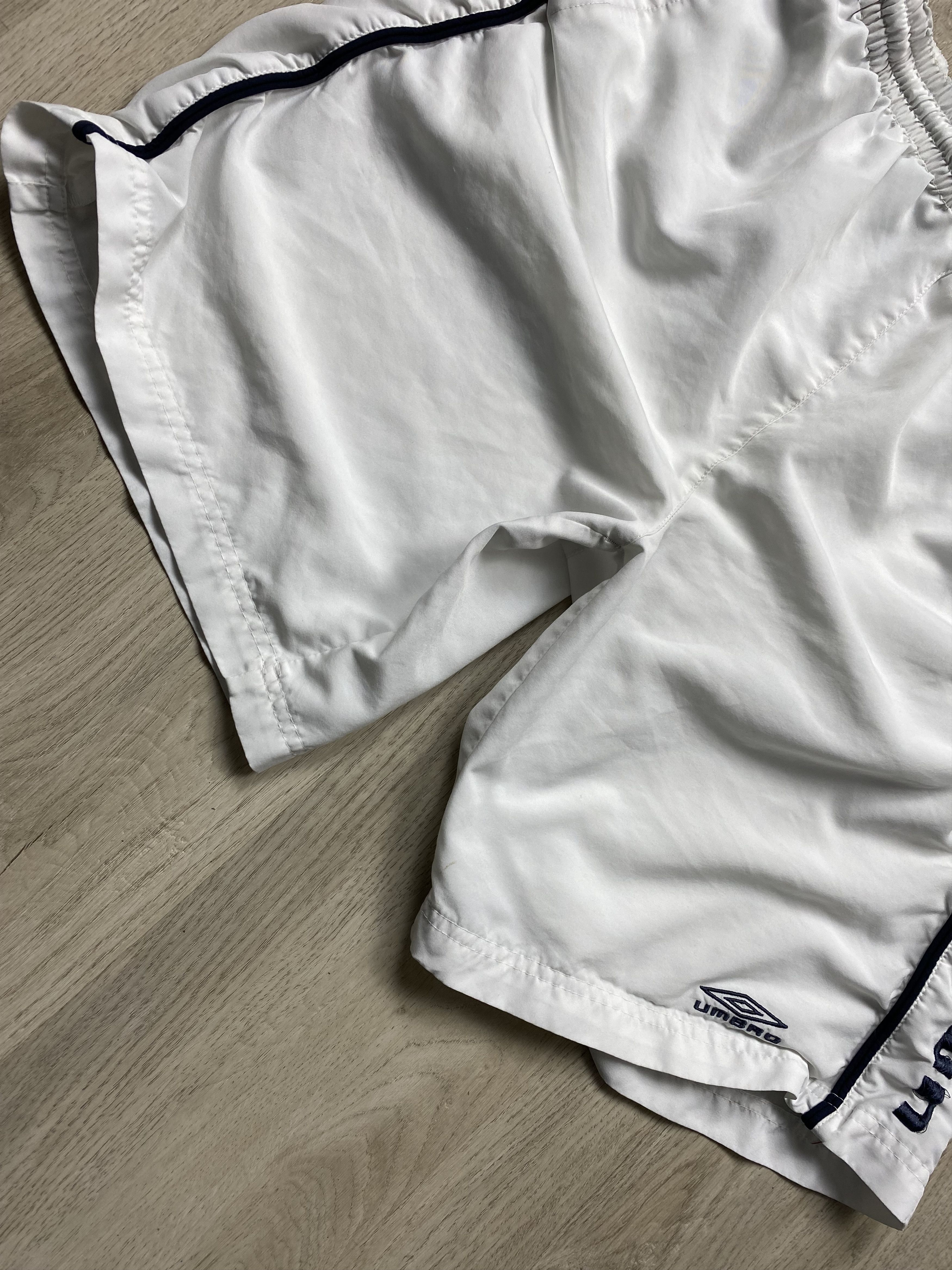 Umbro Umbro Vintage Mens Nylon Shorts Size US 34 / EU 50 - 3 Thumbnail