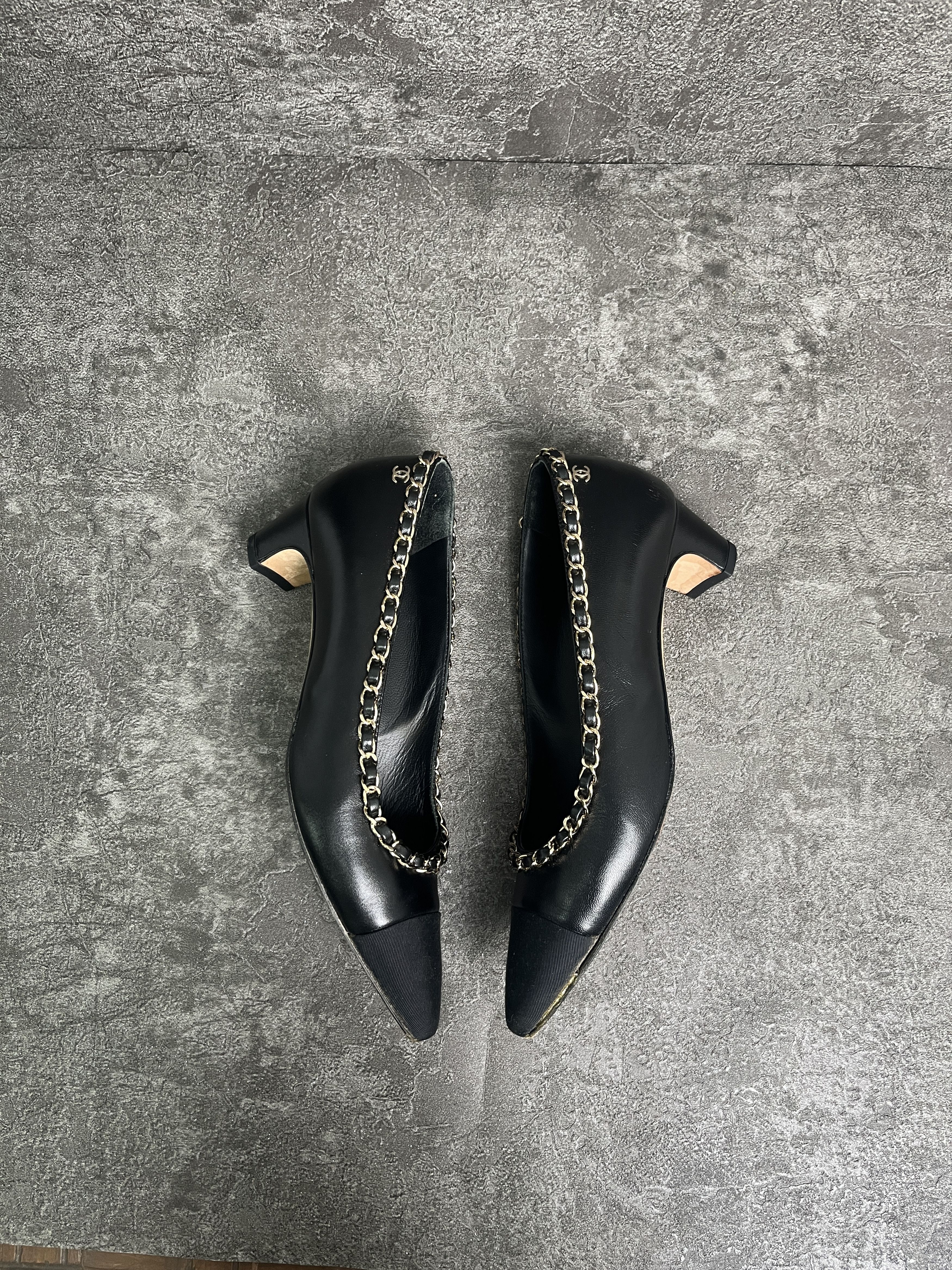 Chanel Chanel Black Leather Shoes With On-Tone Cloth Cap Toe Size US 6 / IT 36 - 8 Thumbnail