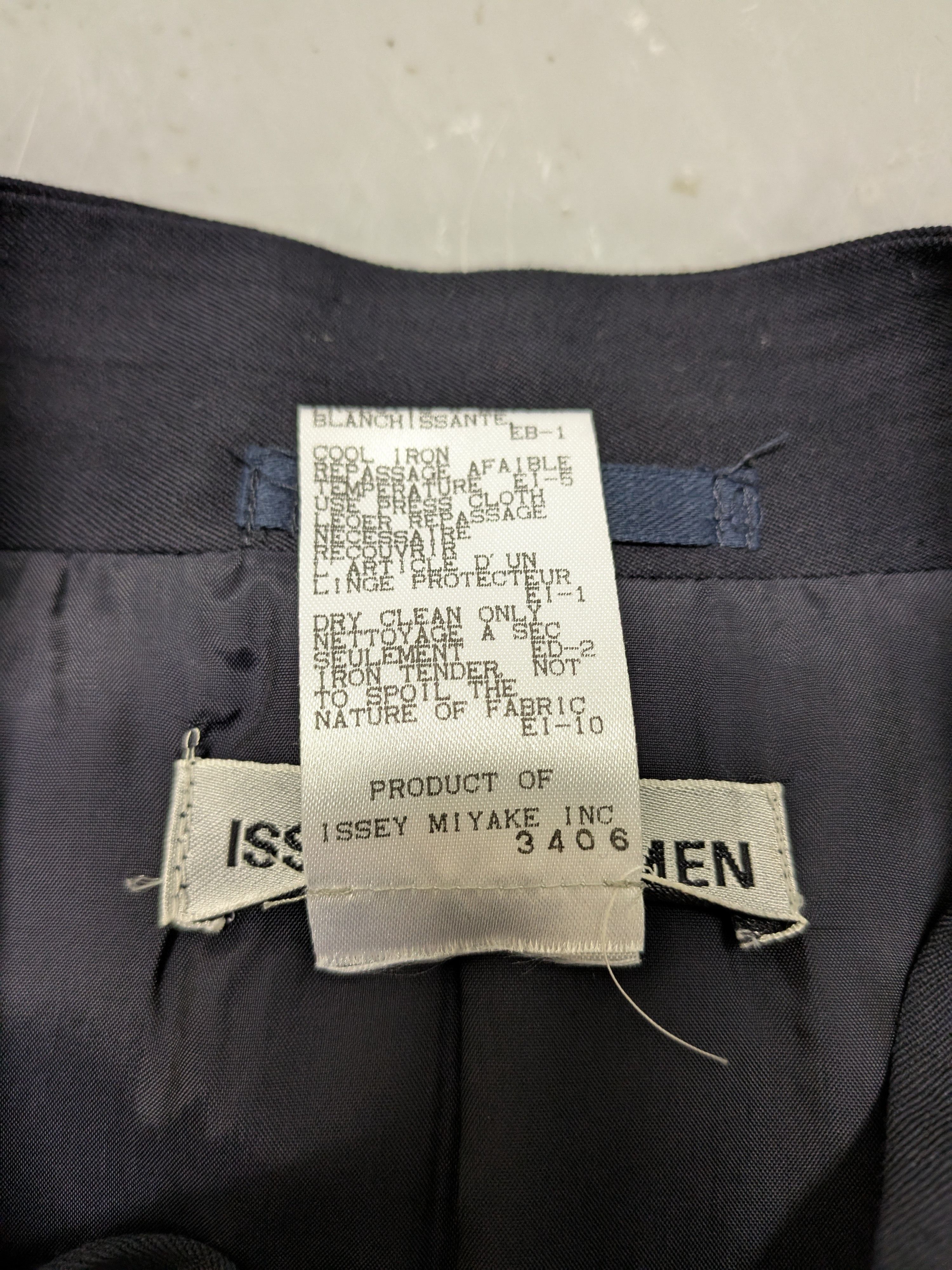 Issey Miyake 90s Navy Frog Clasp Jacket Size US L / EU 52-54 / 3 - 4 Thumbnail