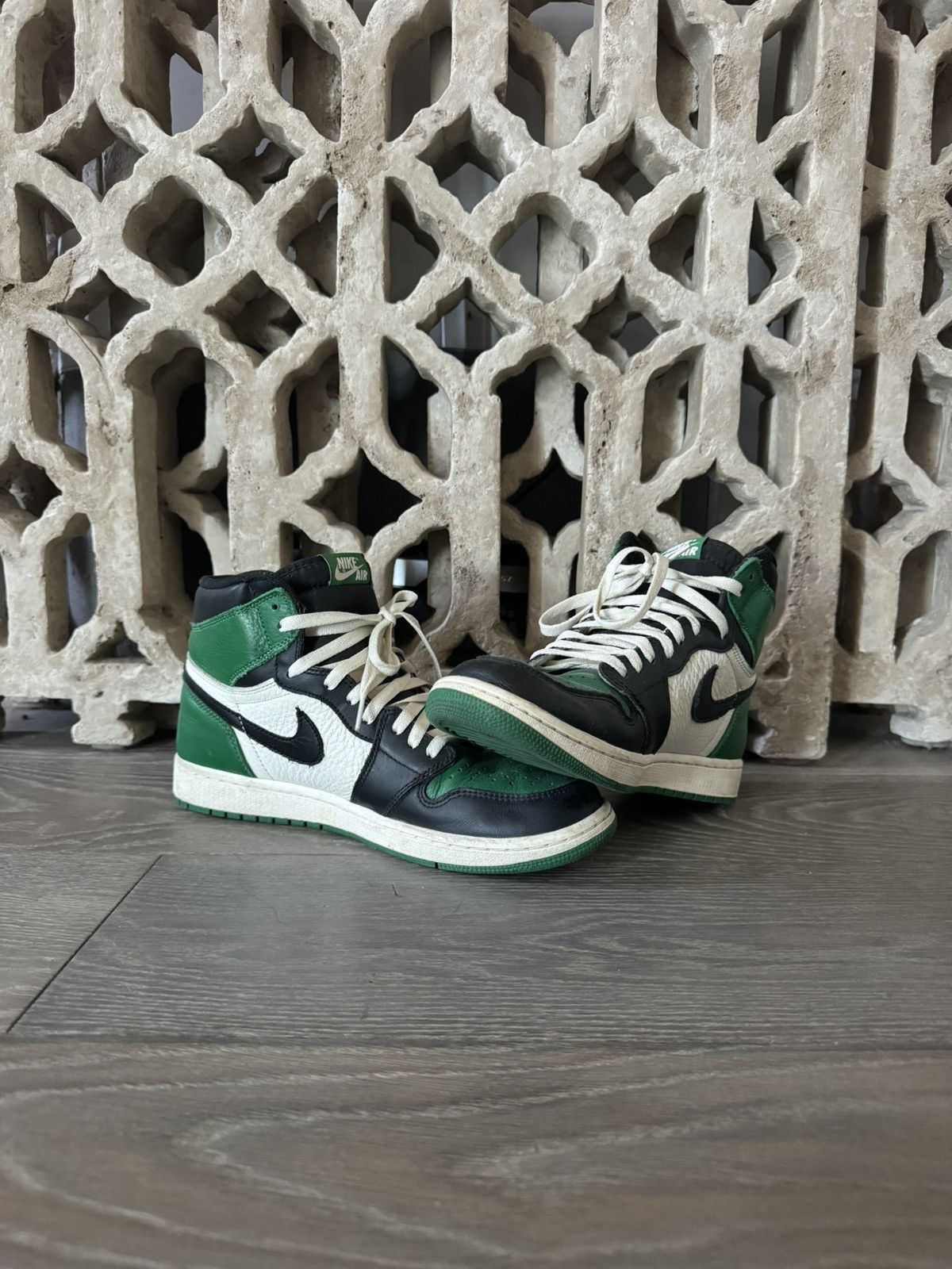 Nike Jordan 1 Pine Green Nike Size US 10.5 / EU 43-44 - 1 Thumbnail