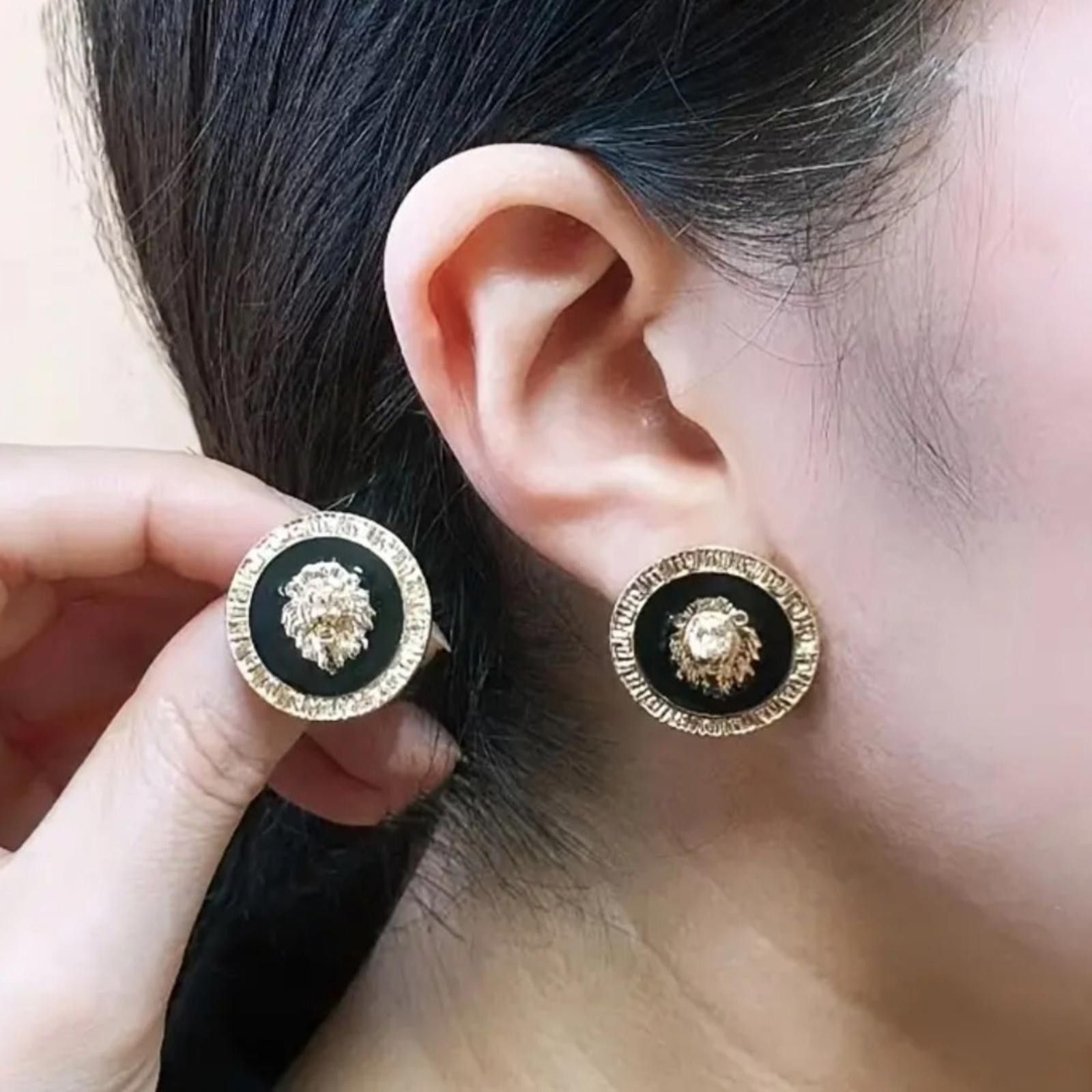 Designer Black Inlay Lion Head Stud Earrings NWT Size ONE SIZE - 3 Thumbnail