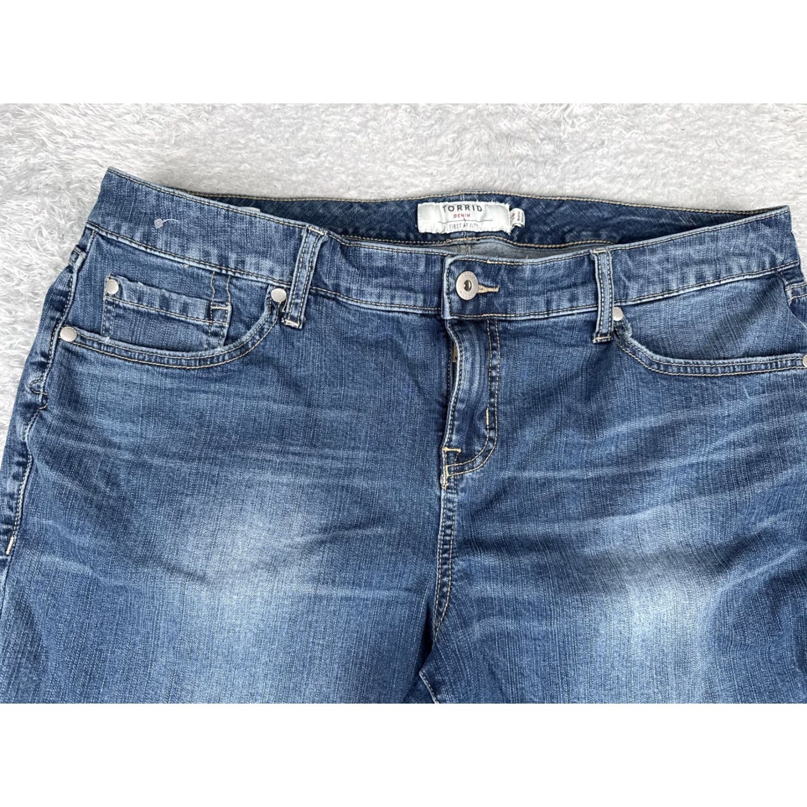 Torrid Torrid Jeans Womens 18 Plus Skinny Crop Blue Medium Wash 38x22 Denim Stretch 5-Pocket City Size 40" / US 18 - 4 Thumbnail