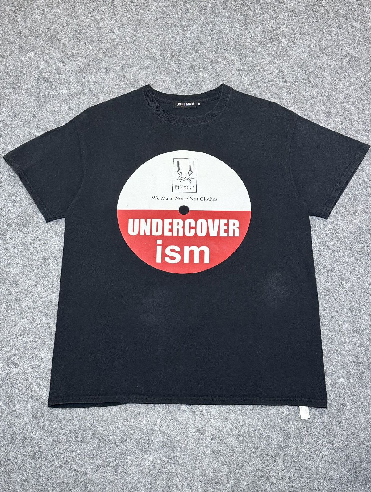 Undercover Undercover Records T-shirt featuring a red and white graphic Size US M / EU 48-50 / 2 - 1 Thumbnail