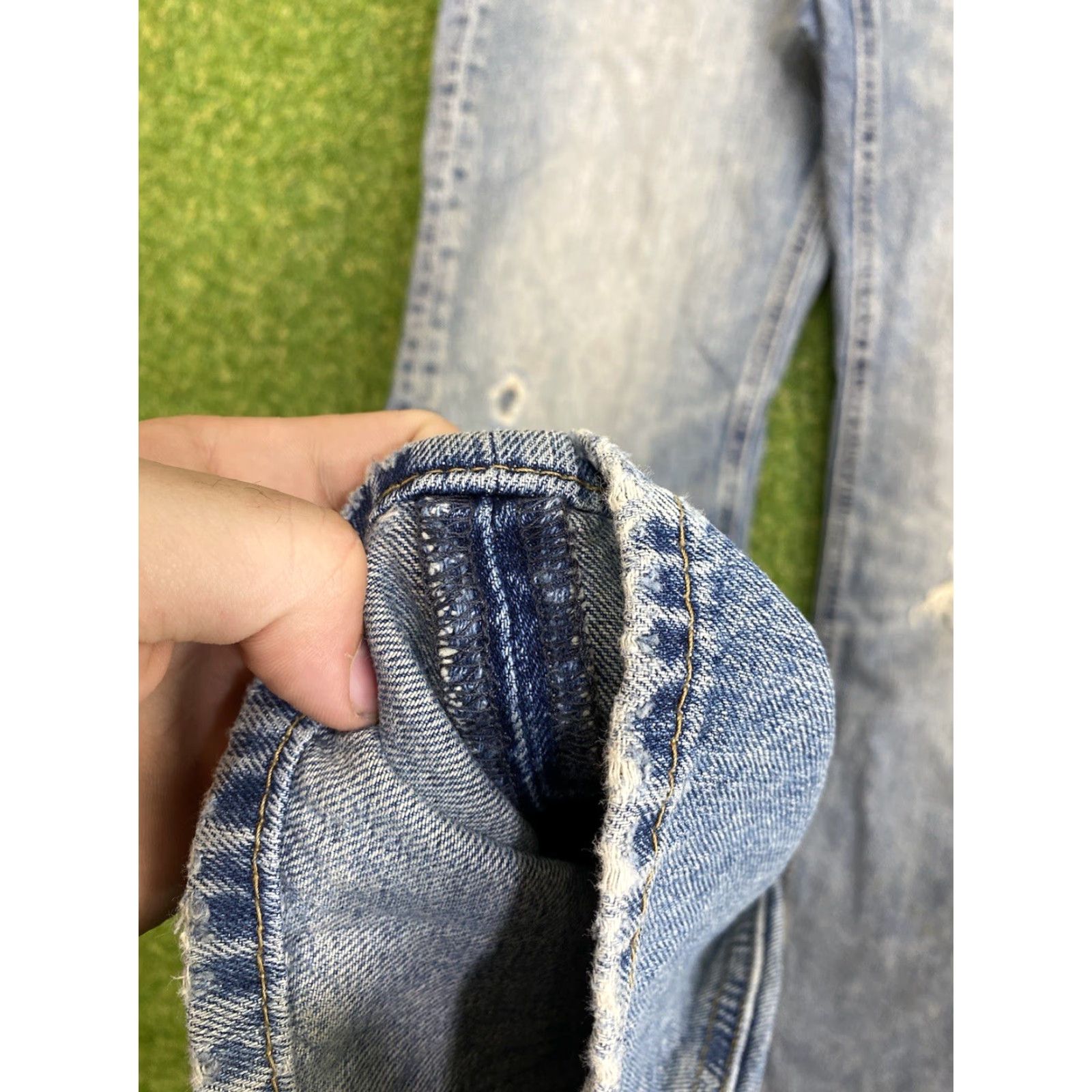 Levi's VINTAGE Levi's 541 Jeans Mens 31x32 Medium Wash Straight Jeans Slim 5-Pocket Blue Denim Workwear Mens Size US 31 - 5 Thumbnail