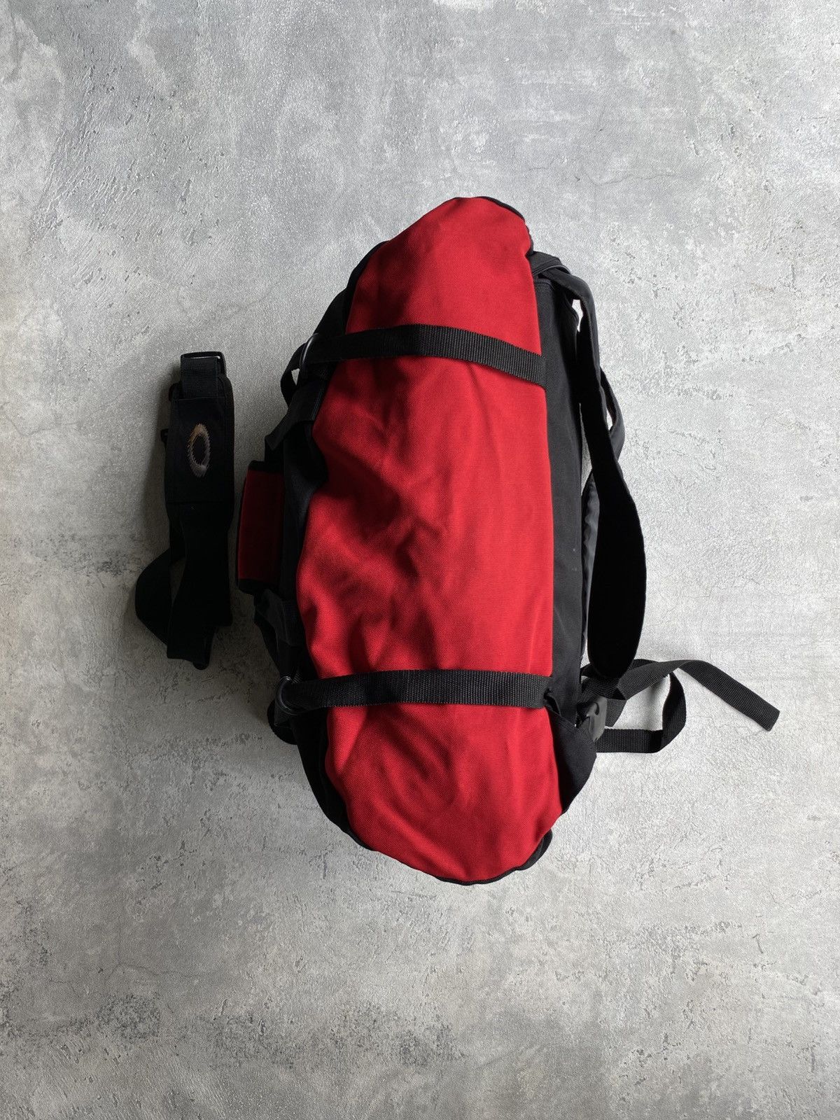 Oakley Vintage Oakley Convertible Duffel Backpack Size ONE SIZE - 3 Thumbnail