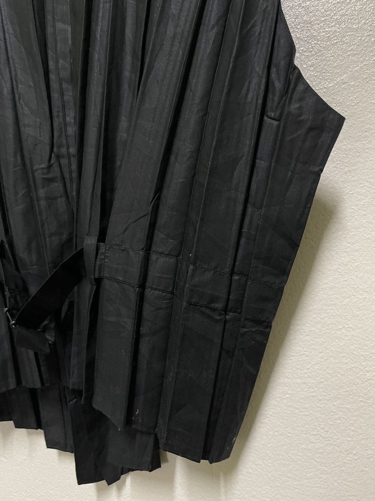 Issey Miyake × Japanese Brand Issey Miyake Men Vest Pleated Pocket Buckle Back SS1997 Size US L / EU 52-54 / 3 - 10 Thumbnail