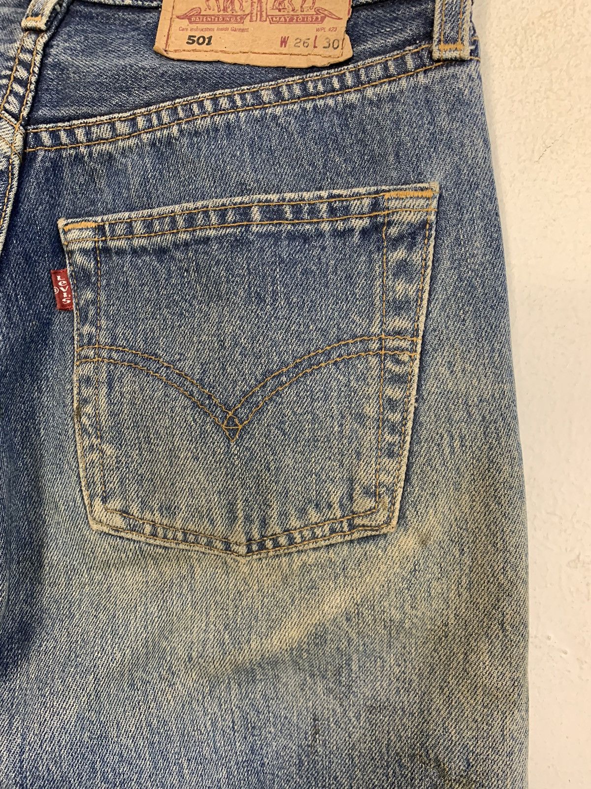 Levi's Vintage Clothing 90s Levi’s Strauss Lot 501 Buttonfly Denim Beauty Fade Size 26" / US 2 / IT 38 - 12 Thumbnail