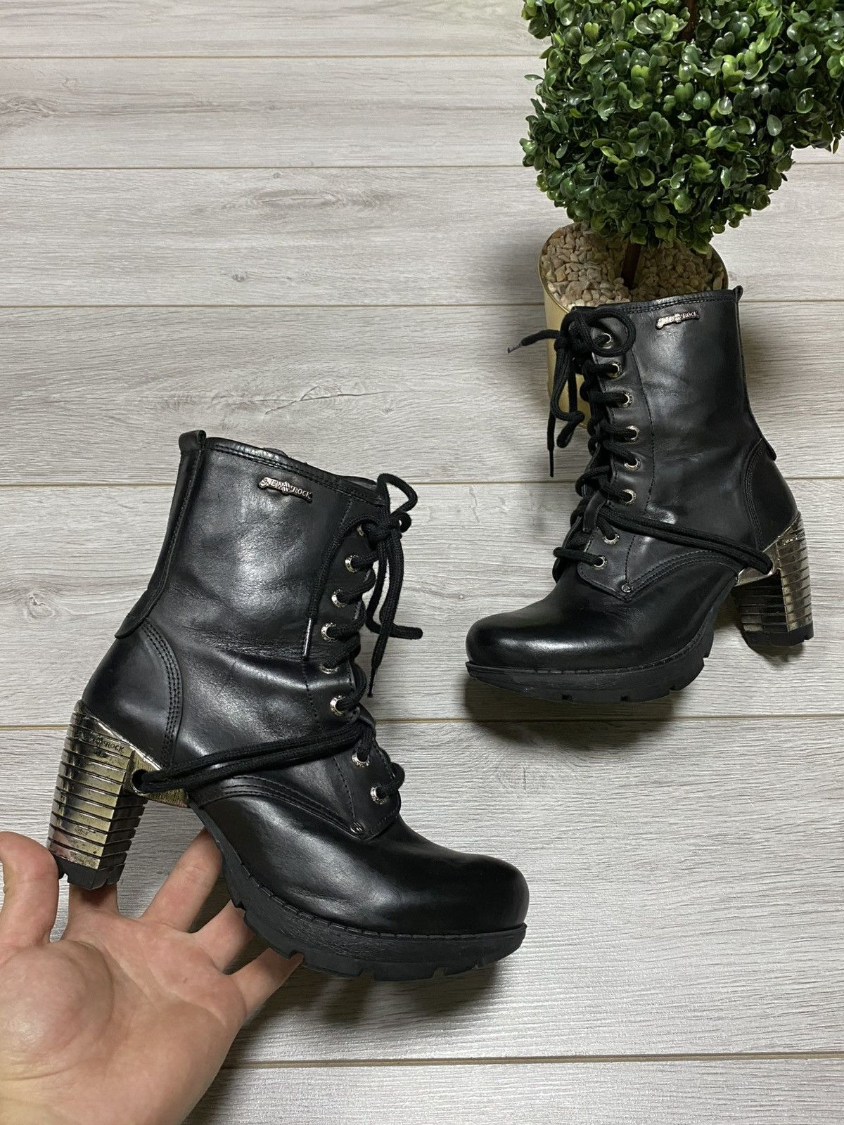 New Rock New Rock leather boots metallic heels long lace zip Size US 7.5 / IT 37.5 - 2 Thumbnail